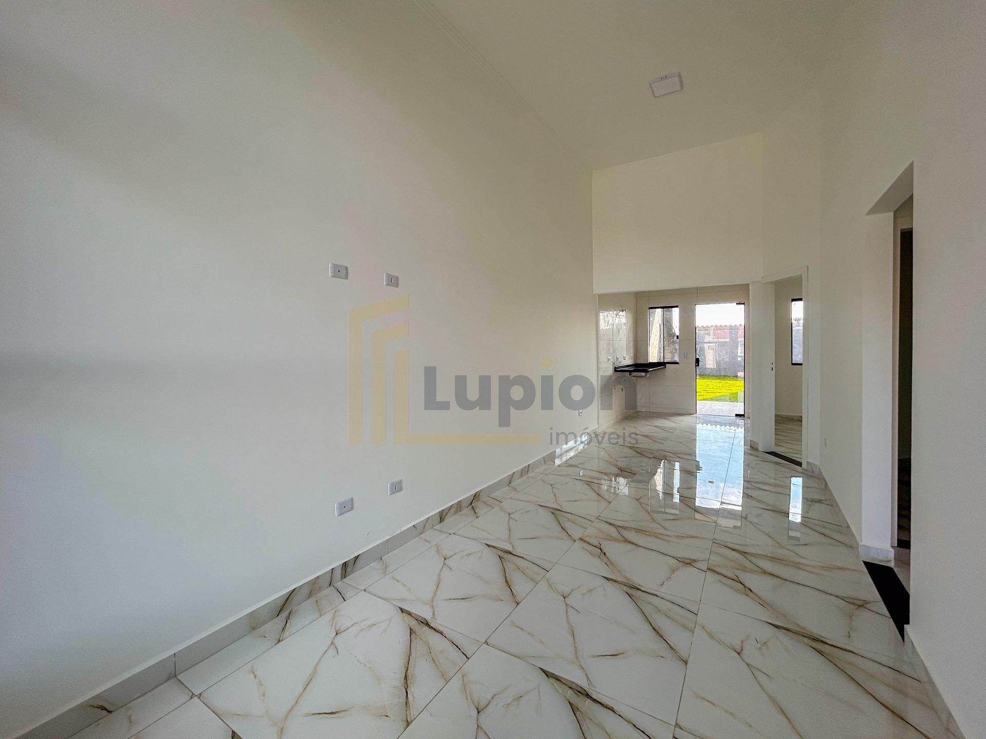 Casa com 82m² e Terreno de 180m²  Oportunidade no Iguaçu - Faz...
