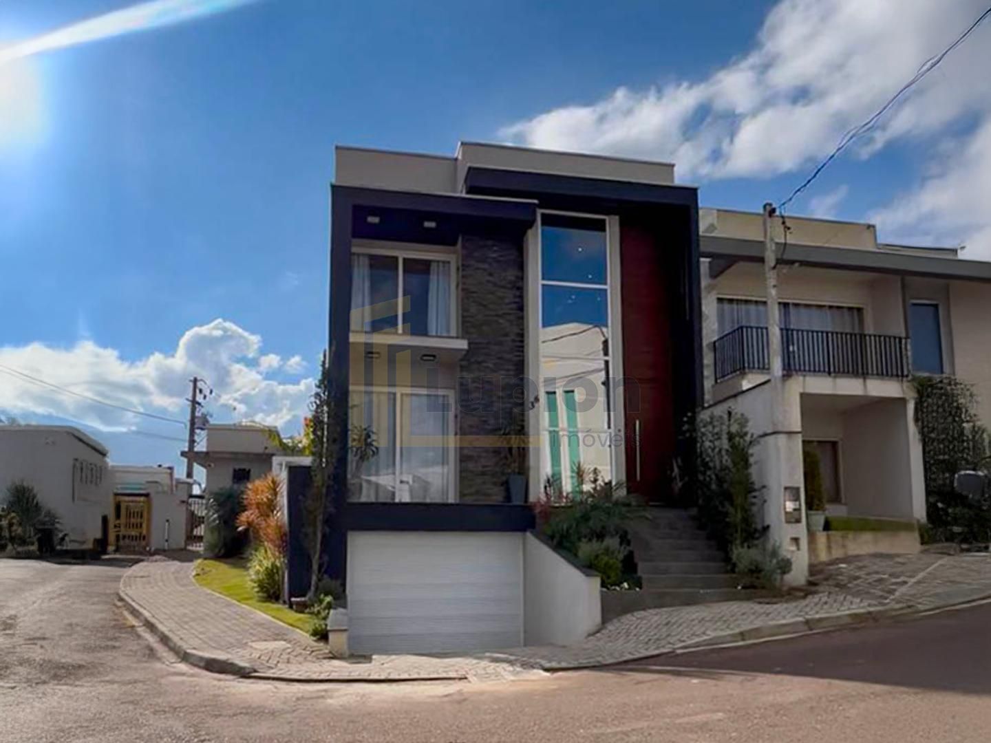 Casa Alto Padrão em Condomínio com Piscina Aquecida e Automaçã...