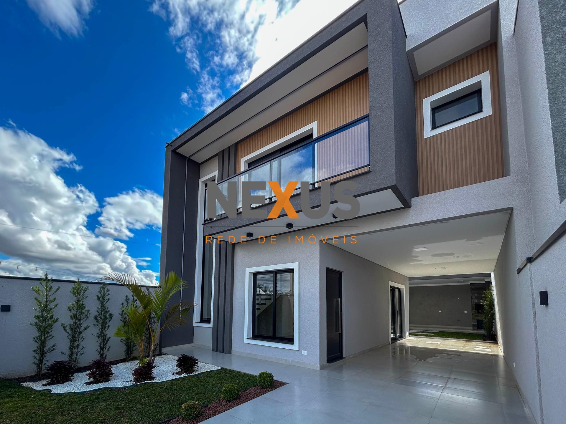 3 Quartos com Suíte, Área Gourmet, Teto Rebaixado e 140m²