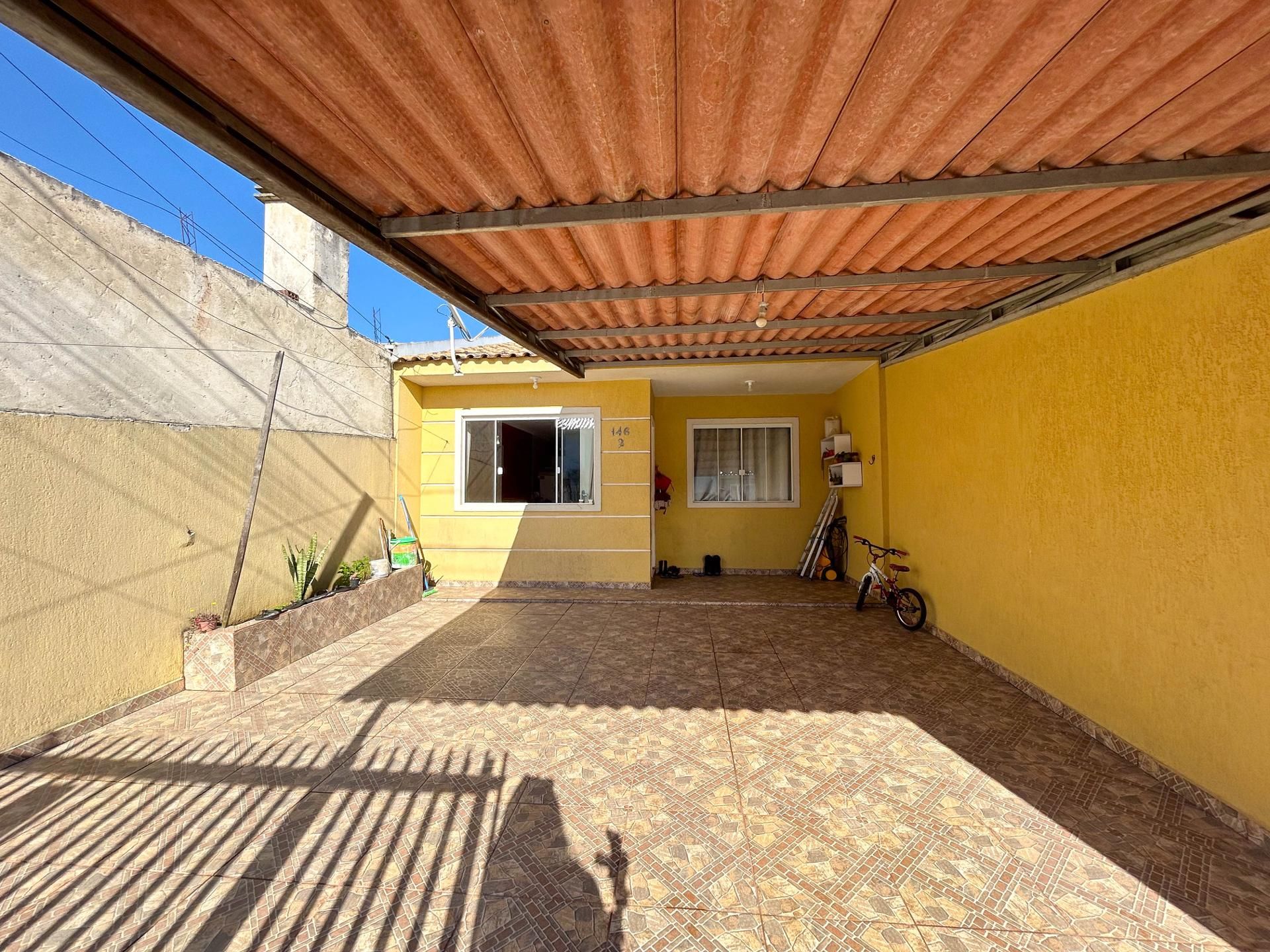 Casa com 2 Quartos, Excelente Oportunidade - Fazenda Rio Grande
