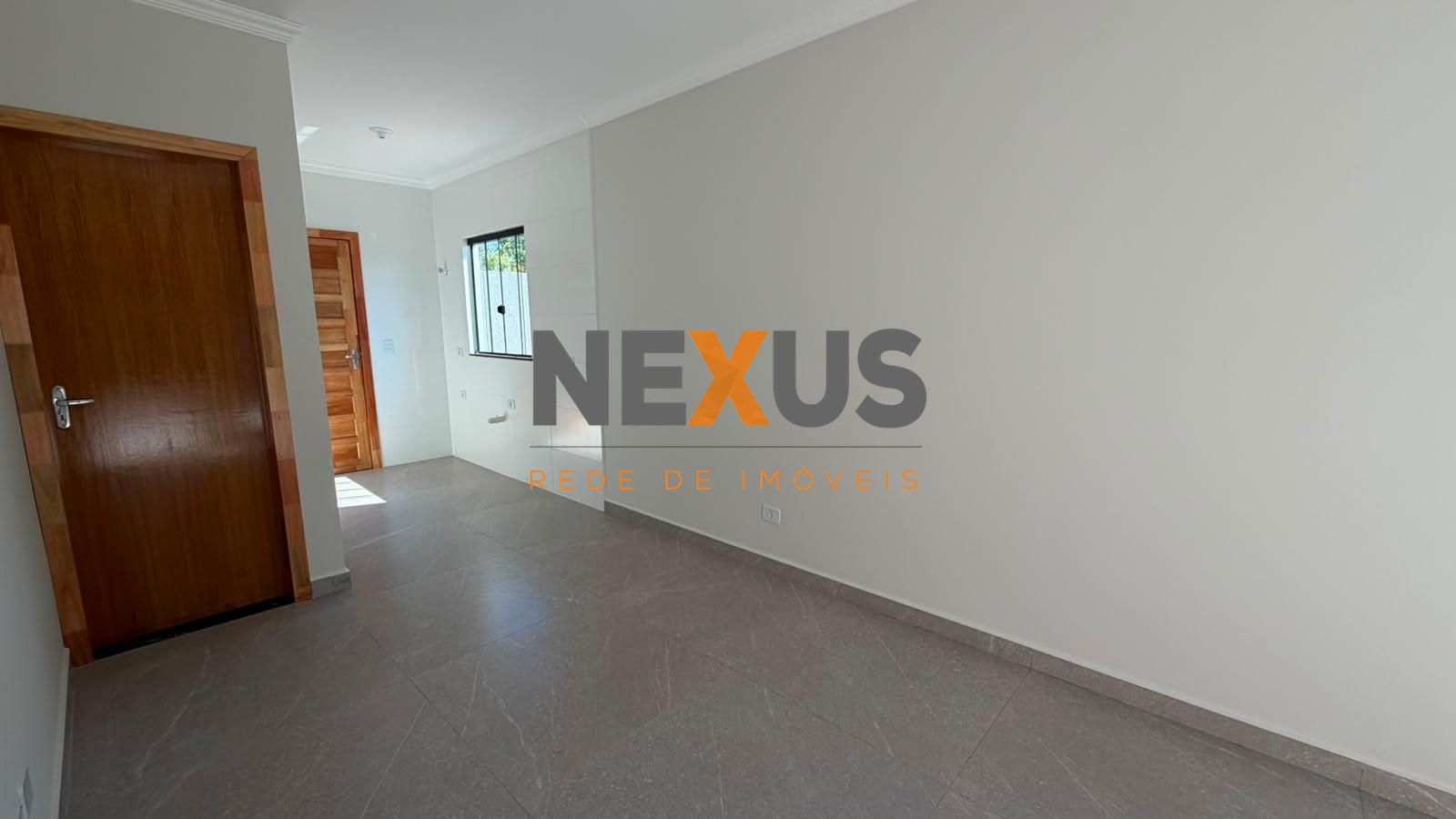 3 Quartos, Churrasqueira e Amplo Terreno de 195,65m² no Estado...