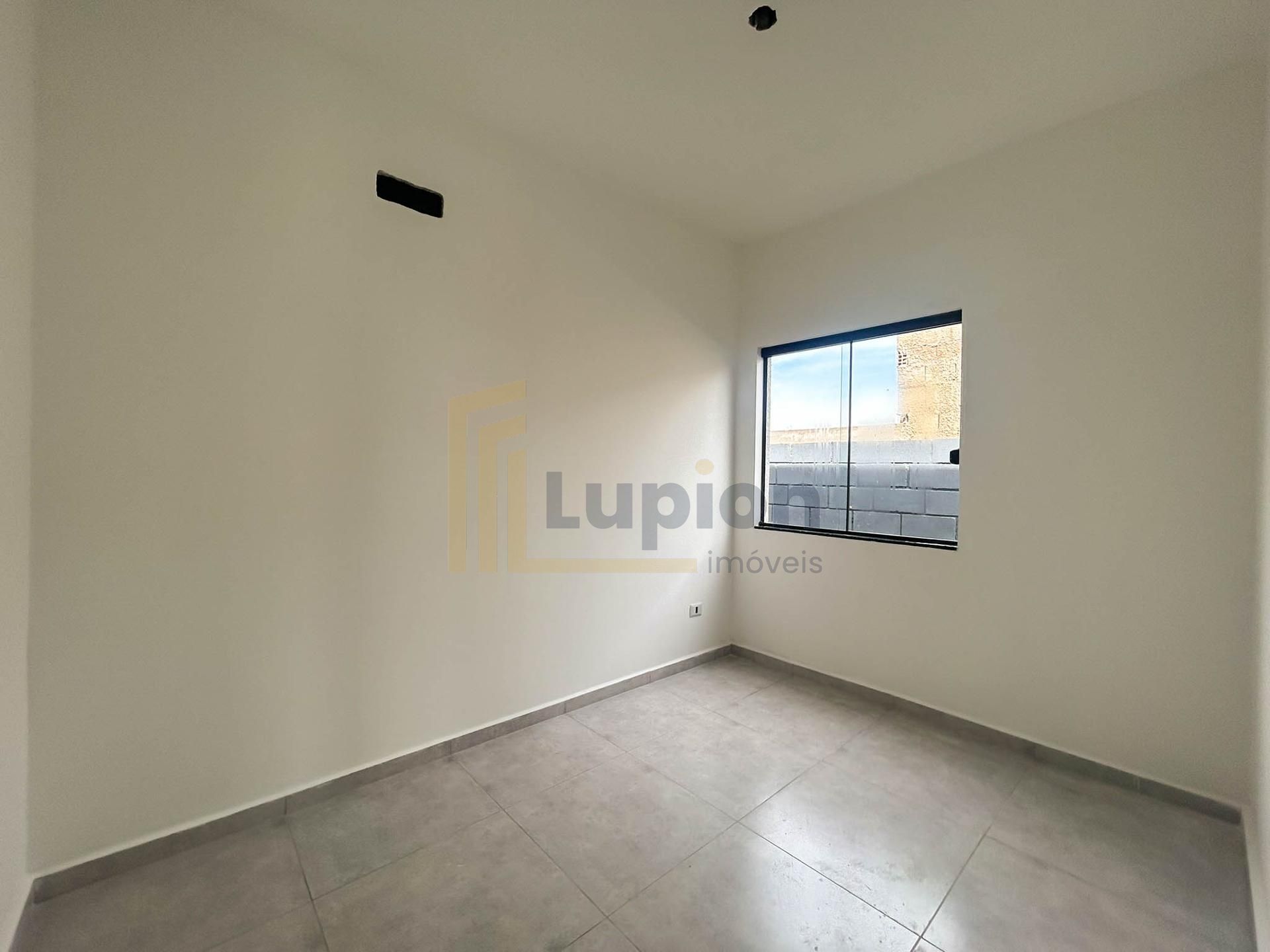 2 Quartos, 60m² de Construção e Terreno de 120m² no Residencia...