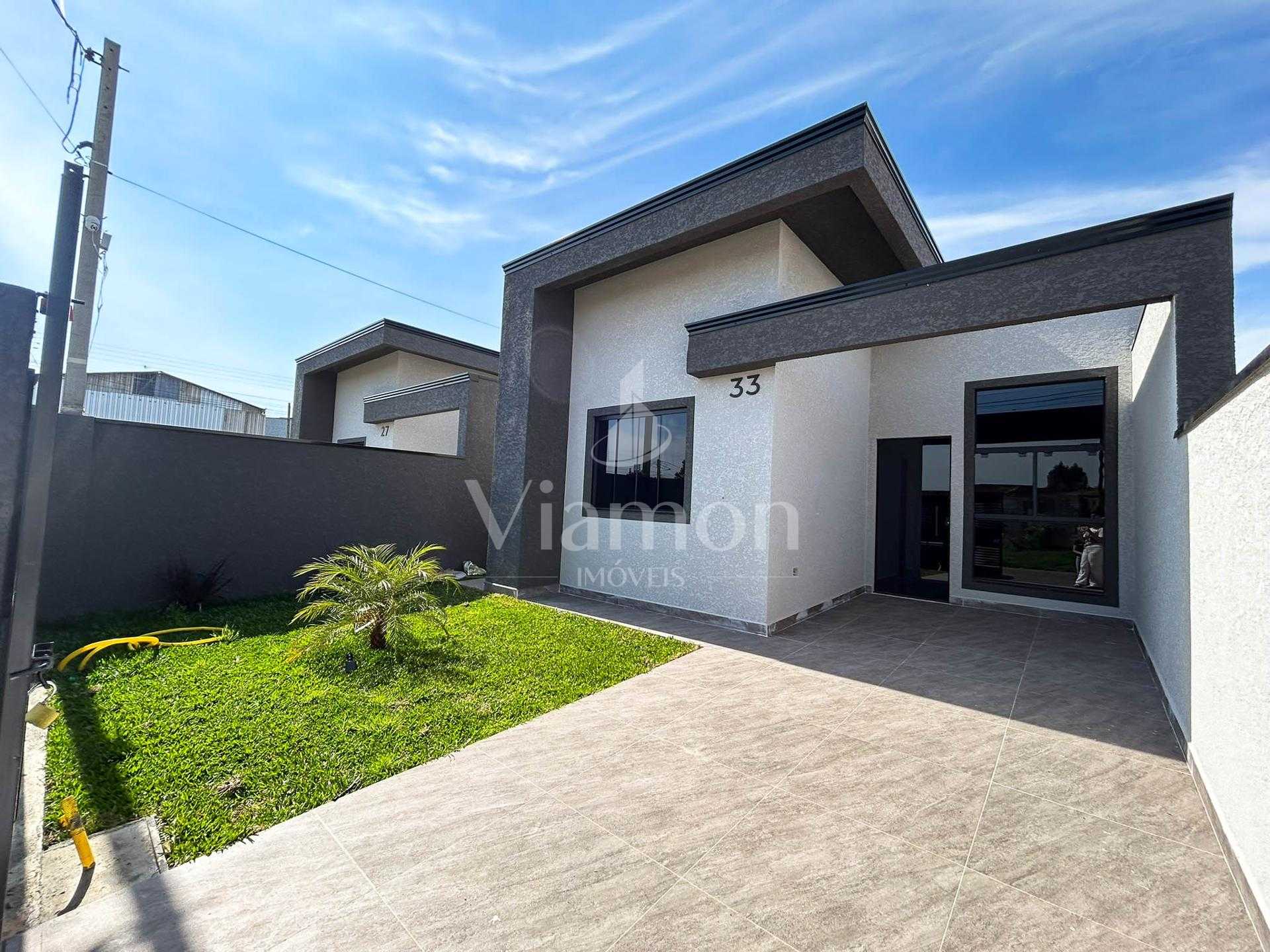 Casa com 3 Quartos, Churrasqueira e Amplo Terreno no bairro Ve...