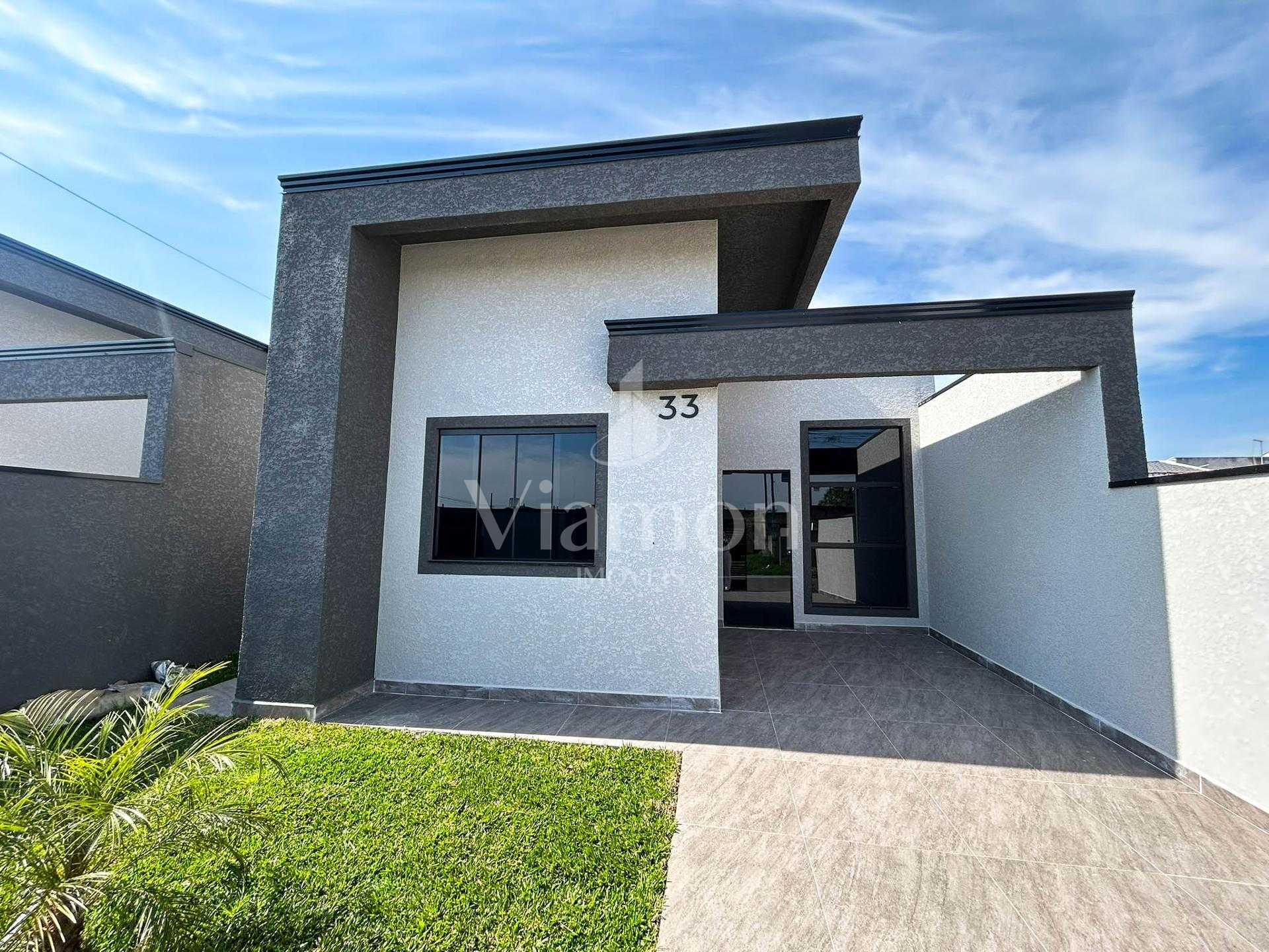 Casa com 3 Quartos, Churrasqueira e Amplo Terreno no bairro Ve...