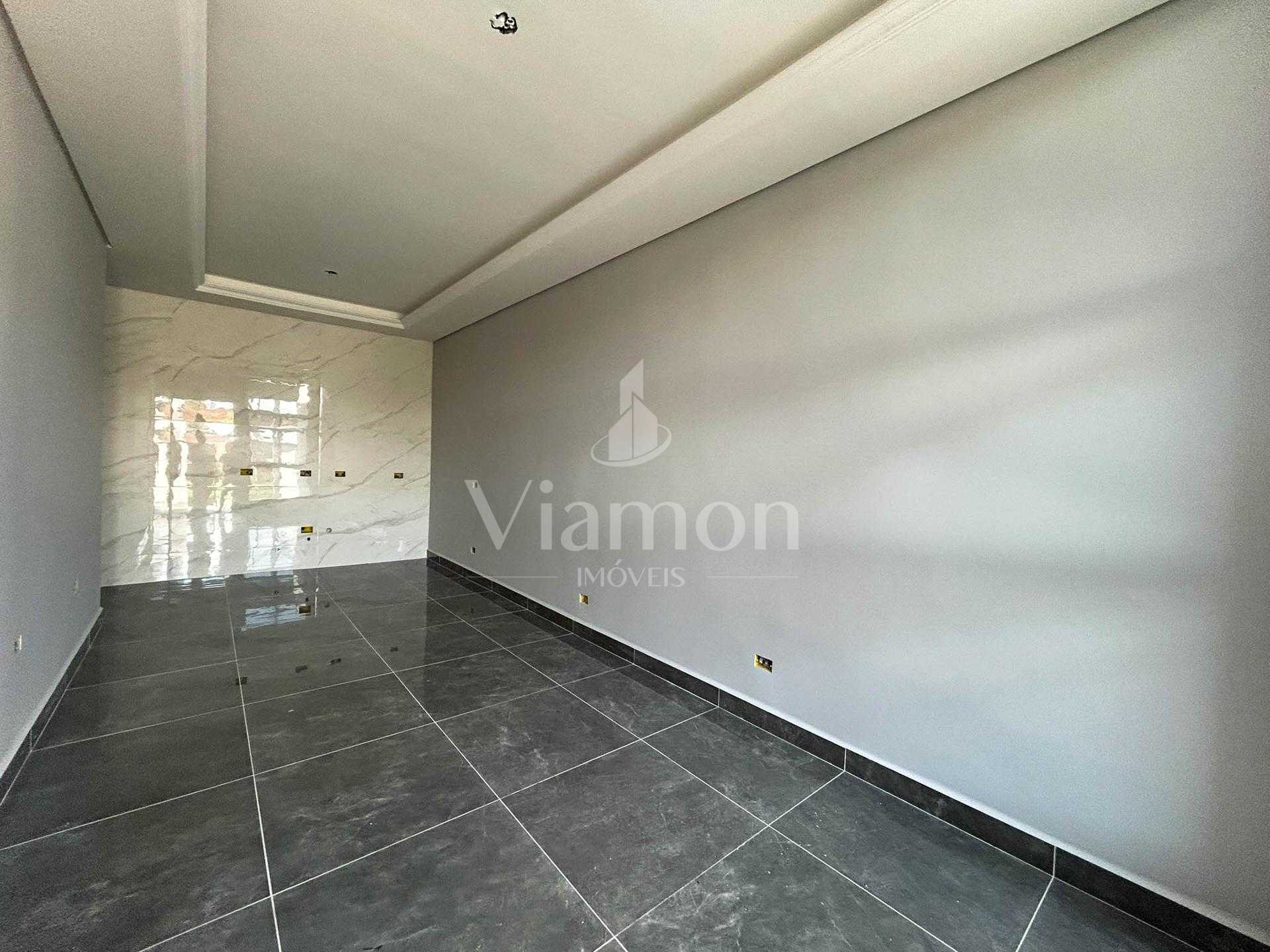 Casa com 3 Quartos, Churrasqueira e Amplo Terreno no bairro Ve...