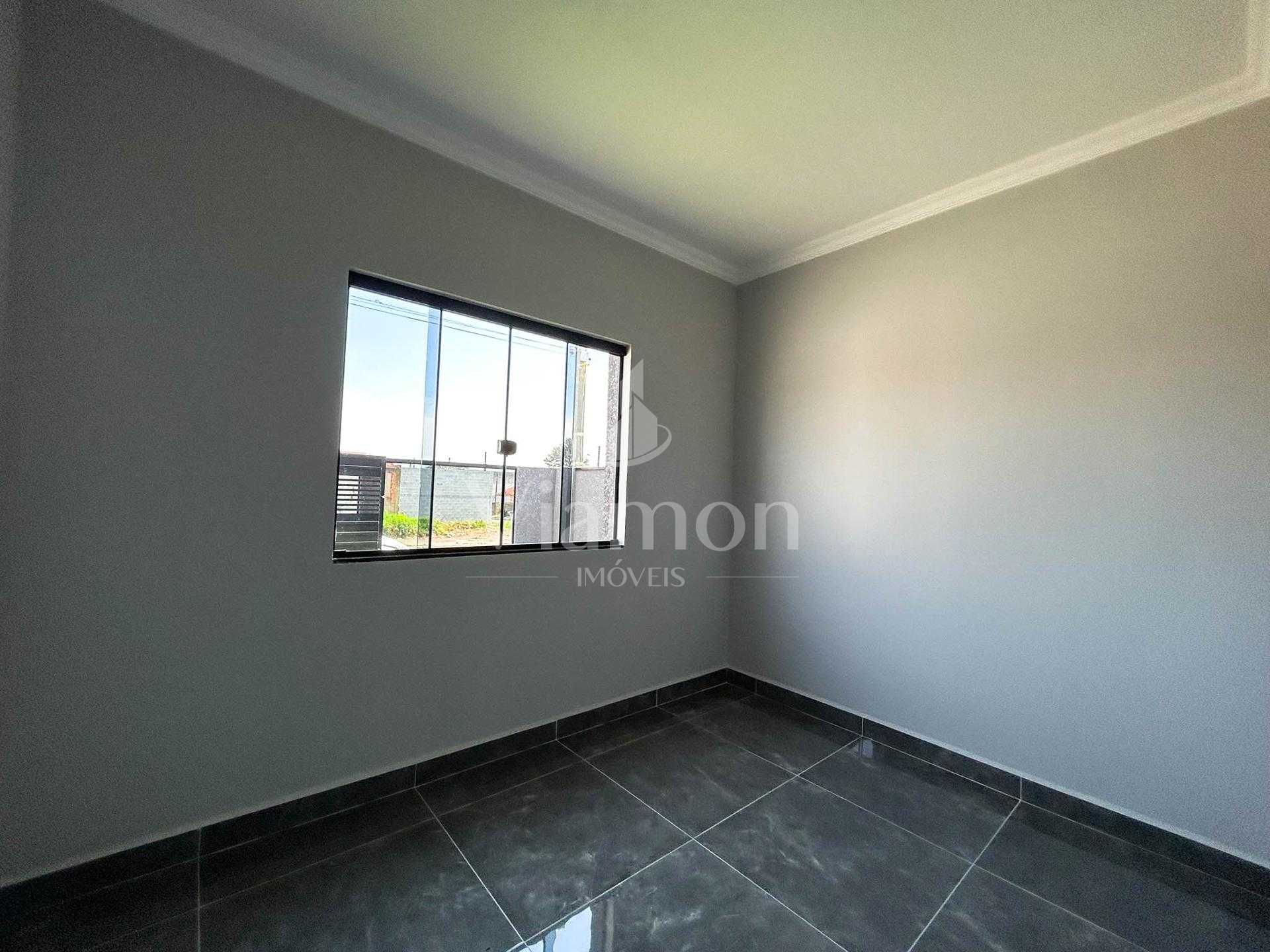 Casa com 3 Quartos, Churrasqueira e Amplo Terreno no bairro Ve...