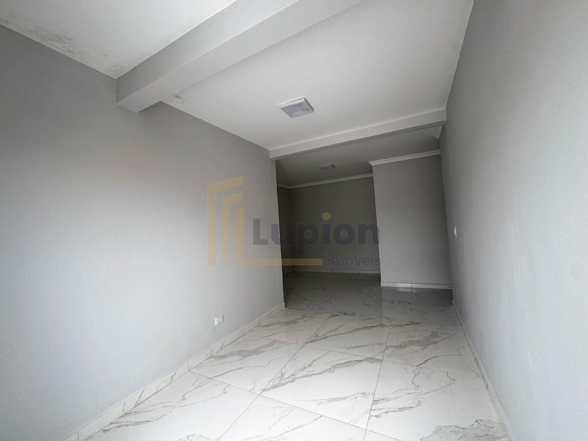 2 Quartos, Terreno de 105m² e 60m² de Área Construída no Eucal...