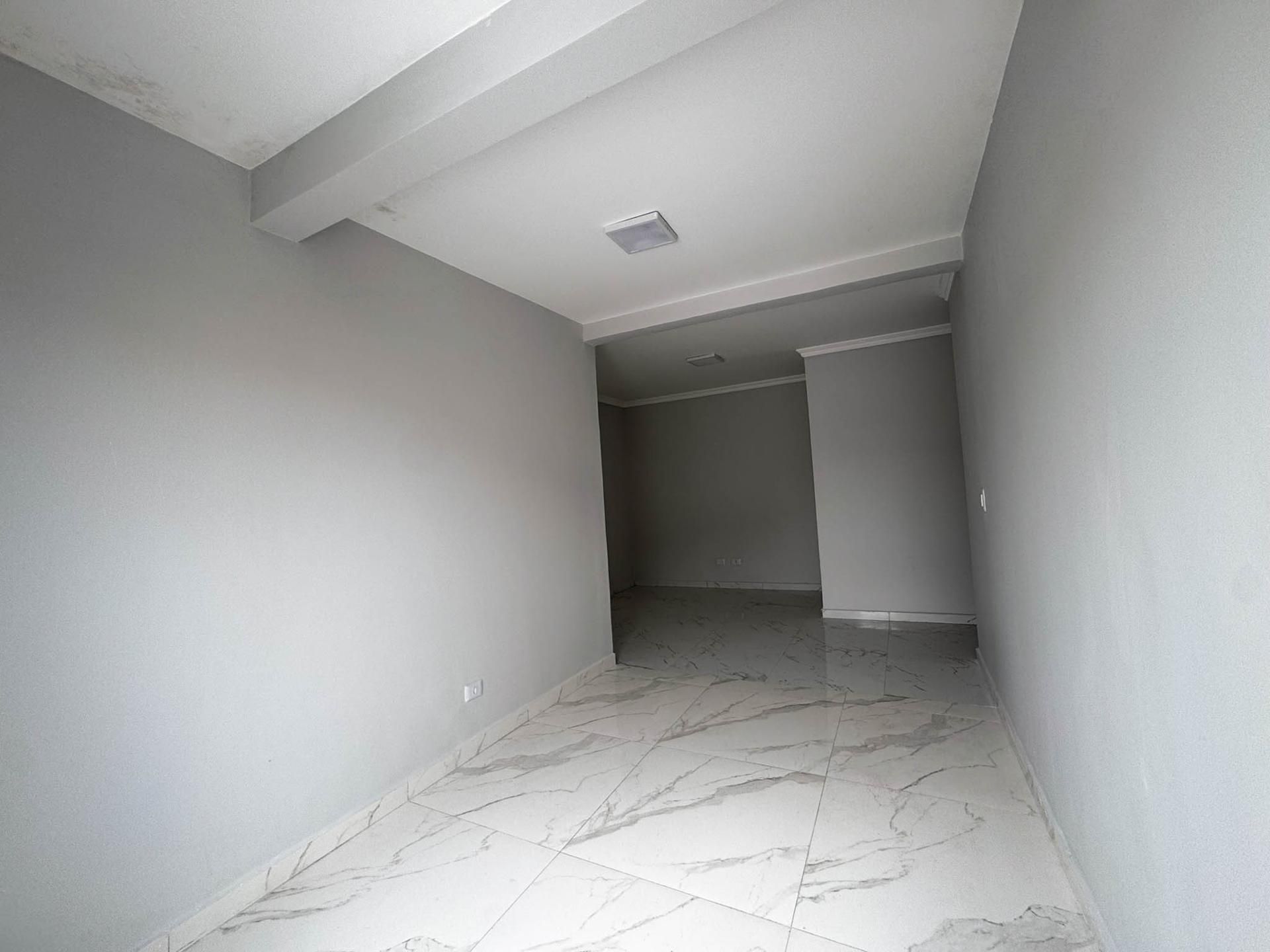 2 Quartos, Terreno de 105m² e 60m² de Área Construída no Eucal...