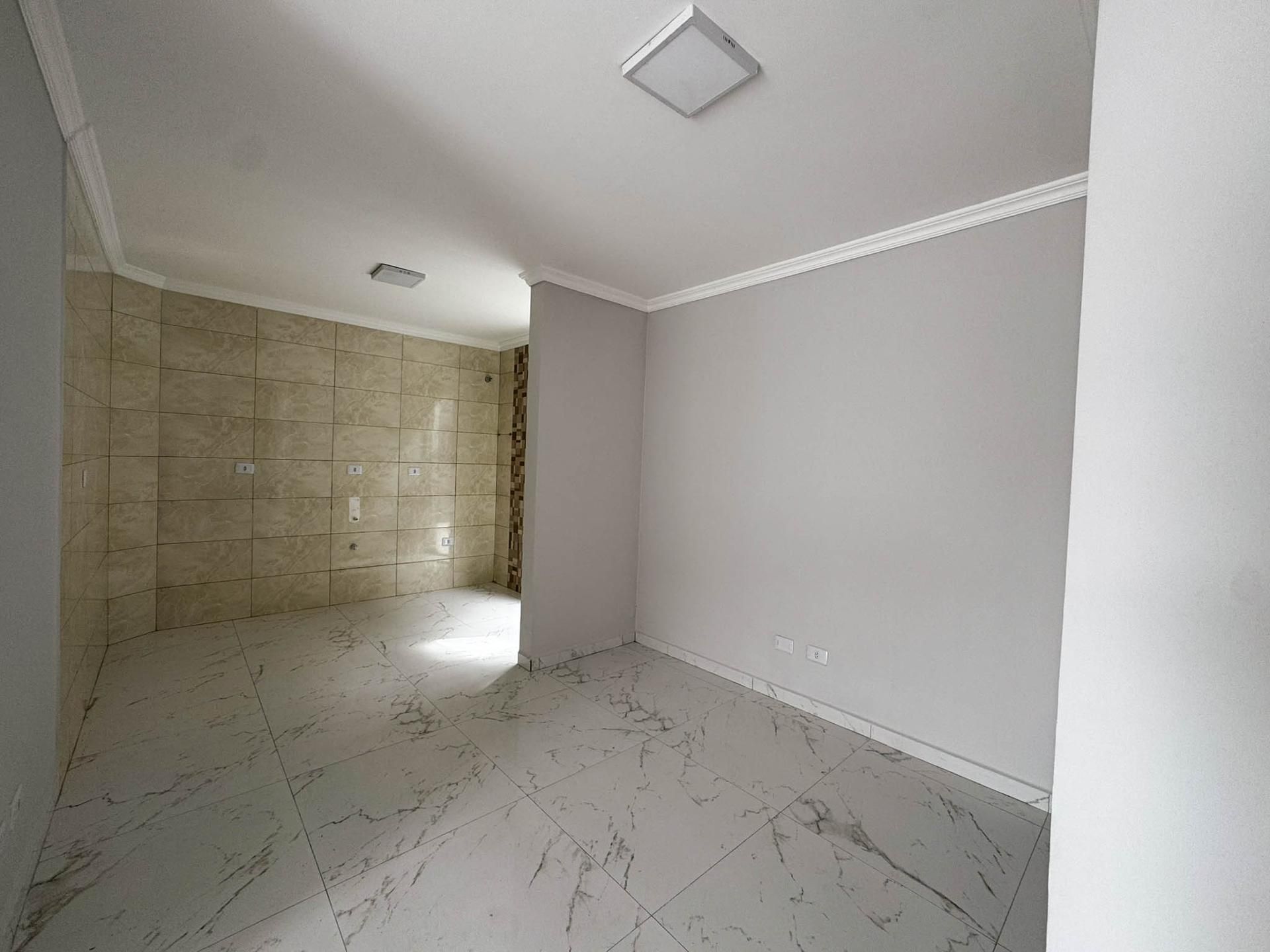 2 Quartos, Terreno de 105m² e 60m² de Área Construída no Eucal...