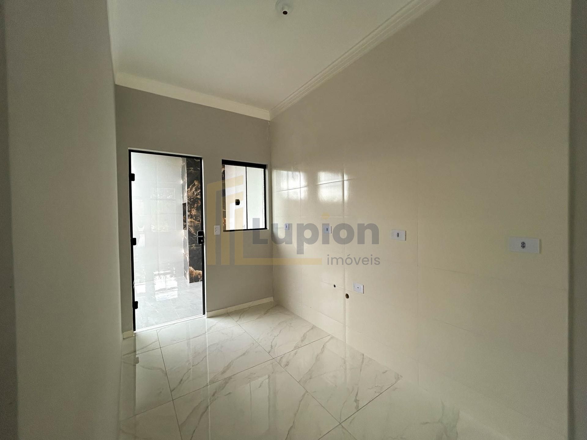 3 Quartos com 60m² de Área Construída e Terreno de 120m² no Ve...