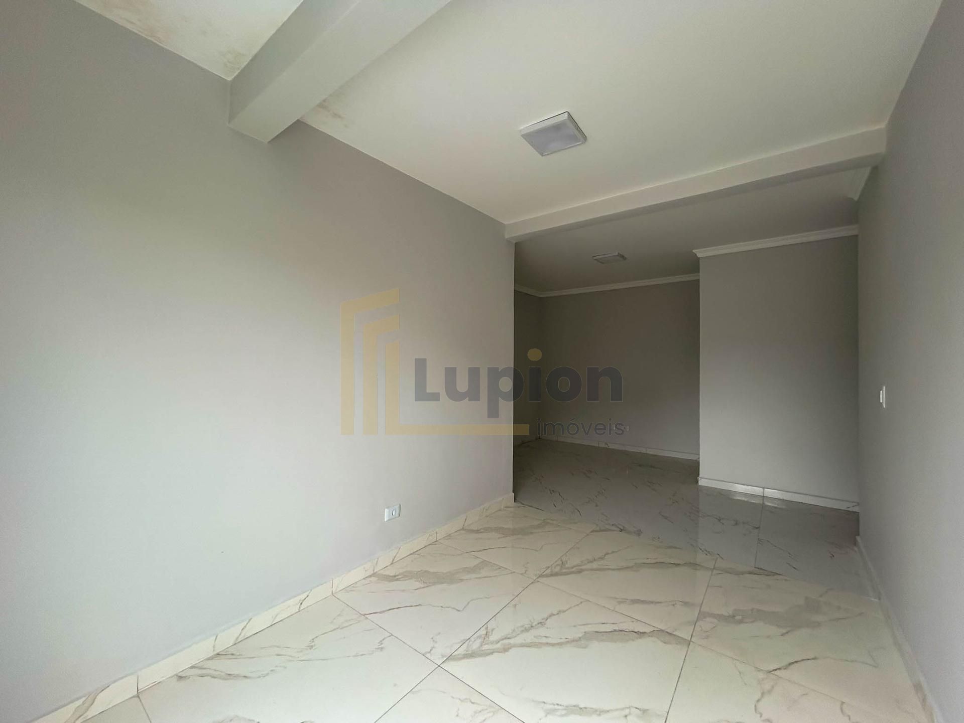 2 Quartos com 60m² de Área Construída e Terreno de 105m²