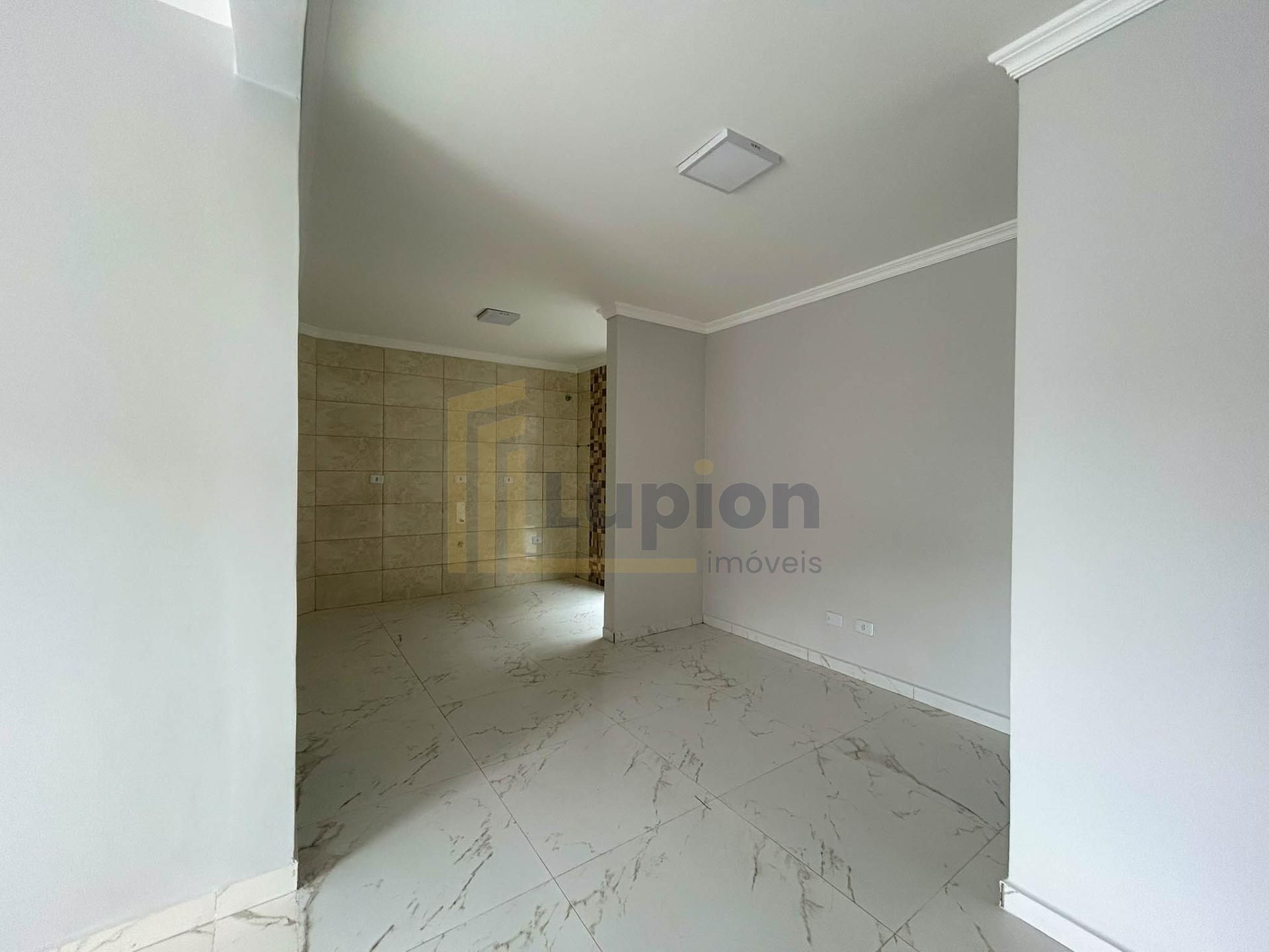2 Quartos com 60m² de Área Construída e Terreno de 105m²