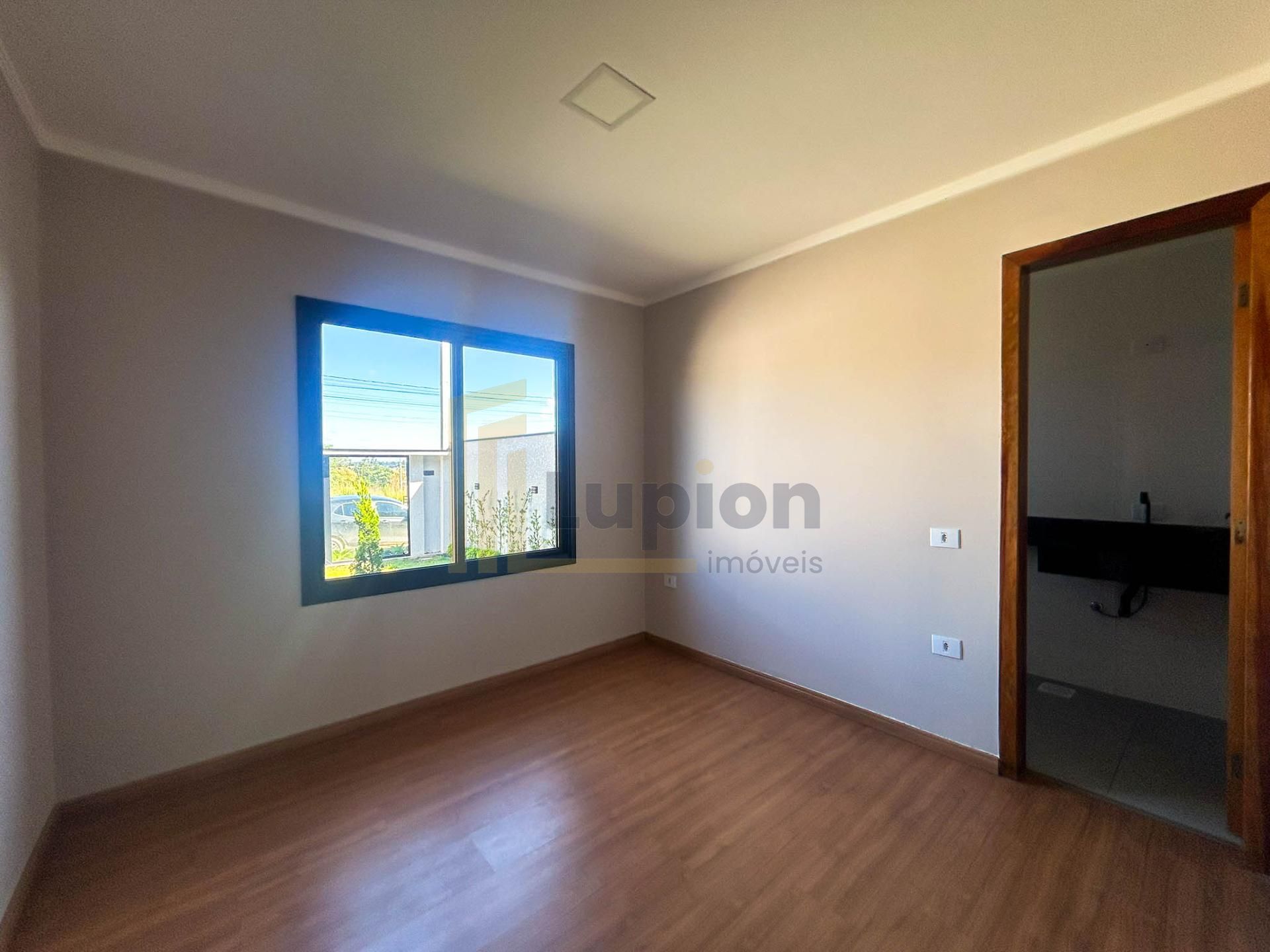 3 Quartos com Suíte, Churrasqueira e Excelente Padrão de Acaba...