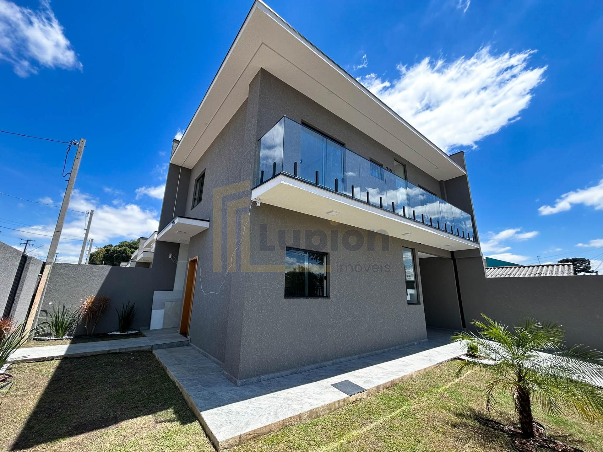 Sobrado de 80m² com 3 Quartos, Sala Bem Iluminada no Bairro Ig...