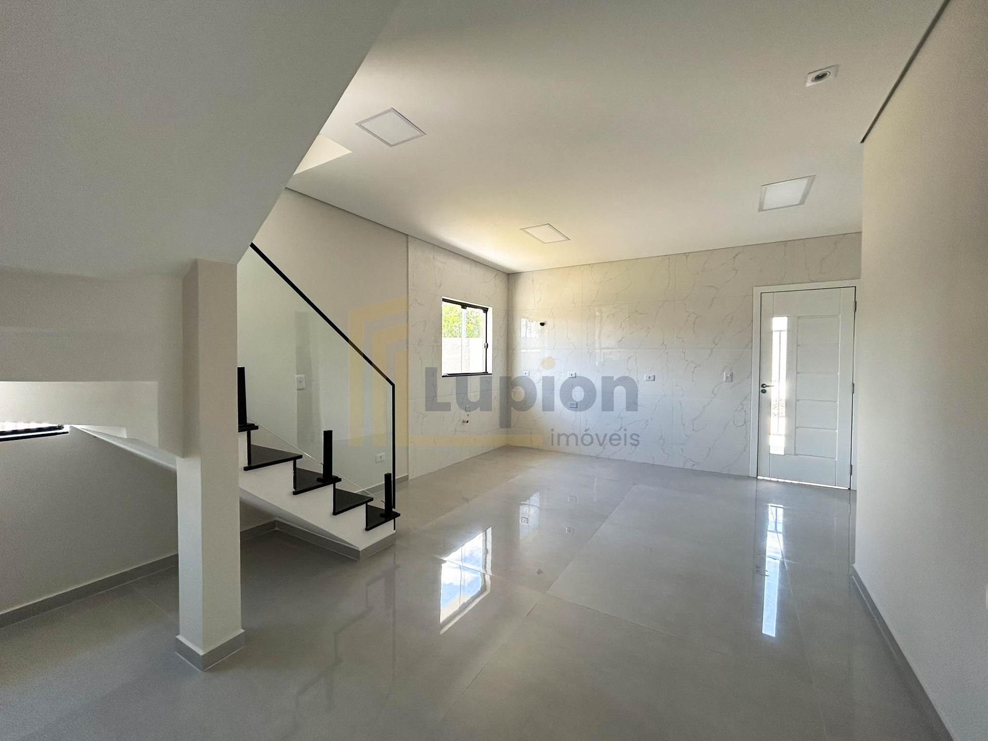 Sobrado de 80m² com 3 Quartos, Sala Bem Iluminada no Bairro Ig...