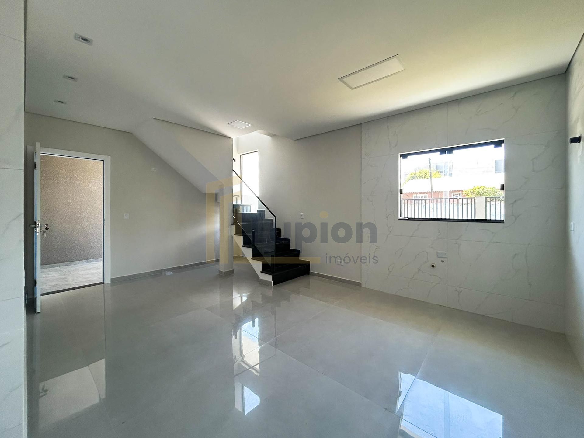 Sobrado de 80m² com 3 Quartos, Sala Bem Iluminada no Bairro Ig...
