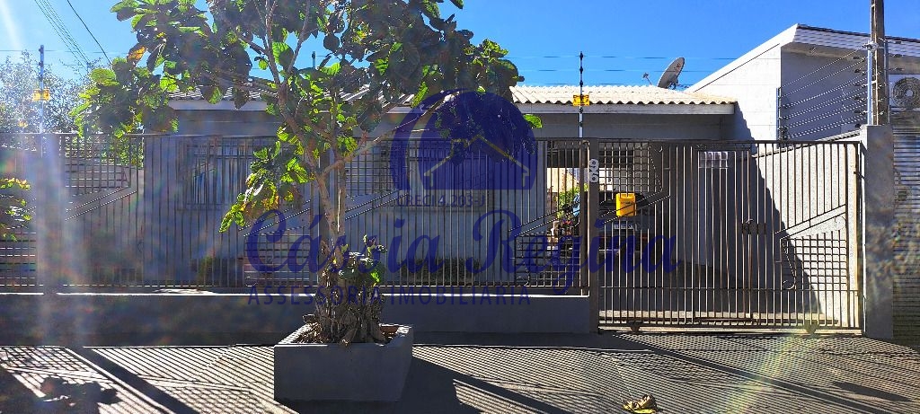 Casa com 02 Dormitórios e Piscina no Jardim Ipê II,  Região da Vila A