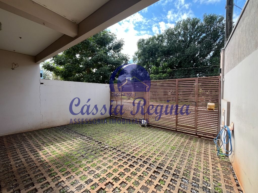 Sobrado com 03 dormitórios, sendo 01 suíte - Vila Maracanã, Região Central