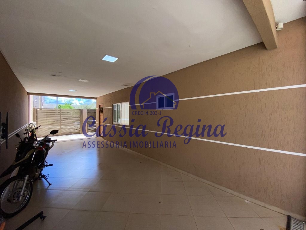 Casa com 04 dormitórios, sendo 01 suíte no Jardim Laranjeiras - Região da Vila A.