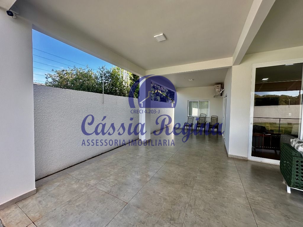 Chácara com 03 dormitórios sendo 02 suítes e 01 demi suíte Imóvel Alwin - Região 