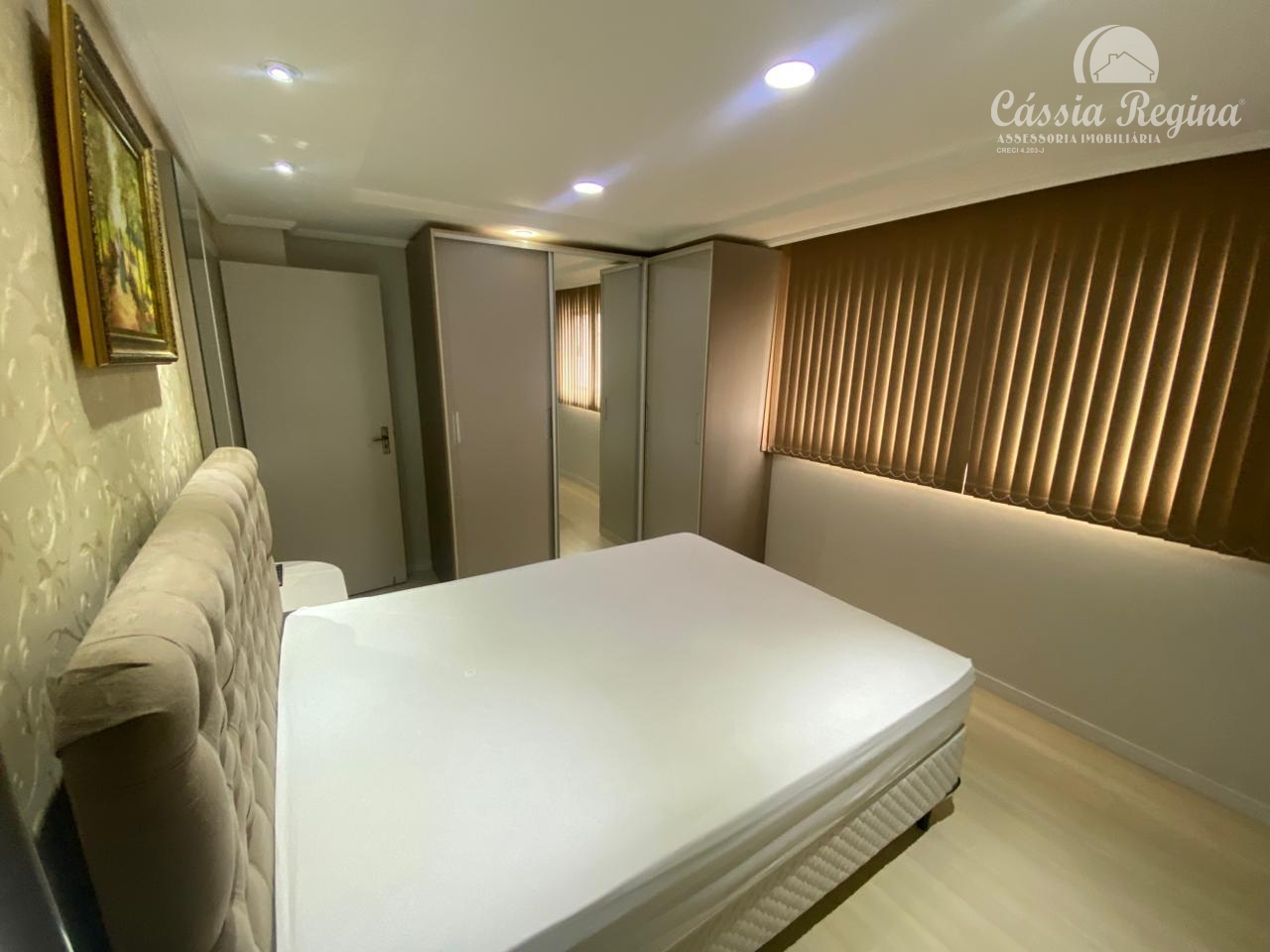 Apartamento mobiliado com 03 dormitórios, sendo 01 suíte no Edifício Casa Blanca