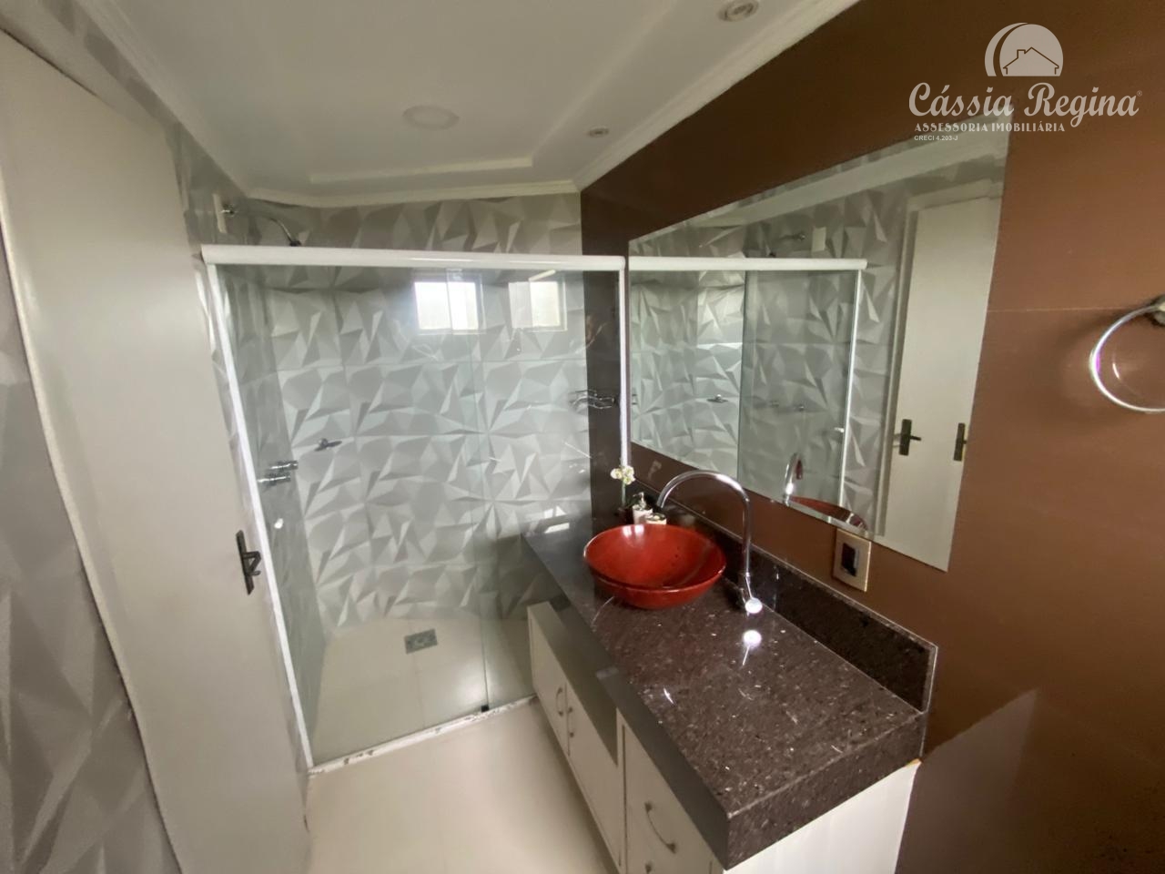 Apartamento mobiliado com 03 dormitórios, sendo 01 suíte no Edifício Casa Blanca