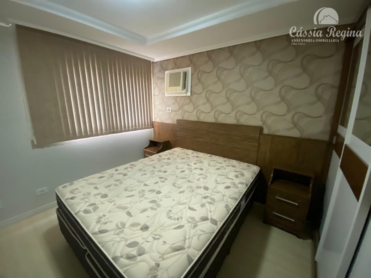 Apartamento mobiliado com 03 dormitórios, sendo 01 suíte no Edifício Casa Blanca