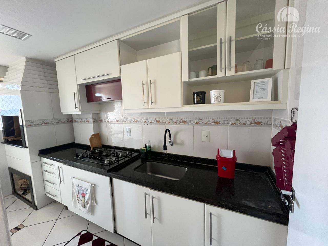 Apartamento com 05 dormitórios, sendo 01 suíte - Residencial Mega Vila