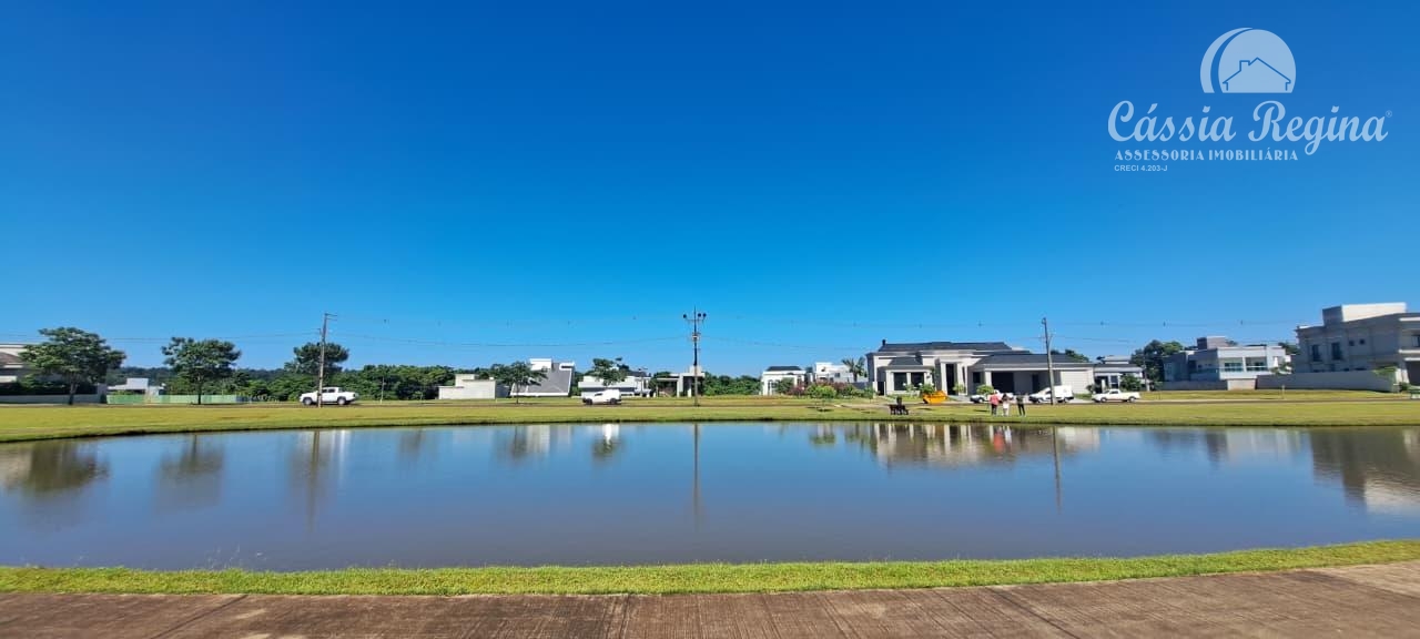Terreno subesquina, com área de 500m2 no Condomínio Royal Boulevard, Fase I