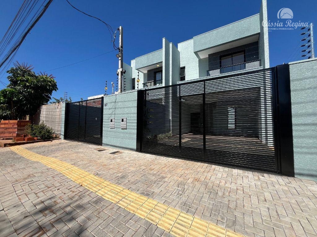 Sobrado com 03 dormitórios, sendo 01 suíte master no Jardim Amazonas, Região do Campos do Iguaçu.