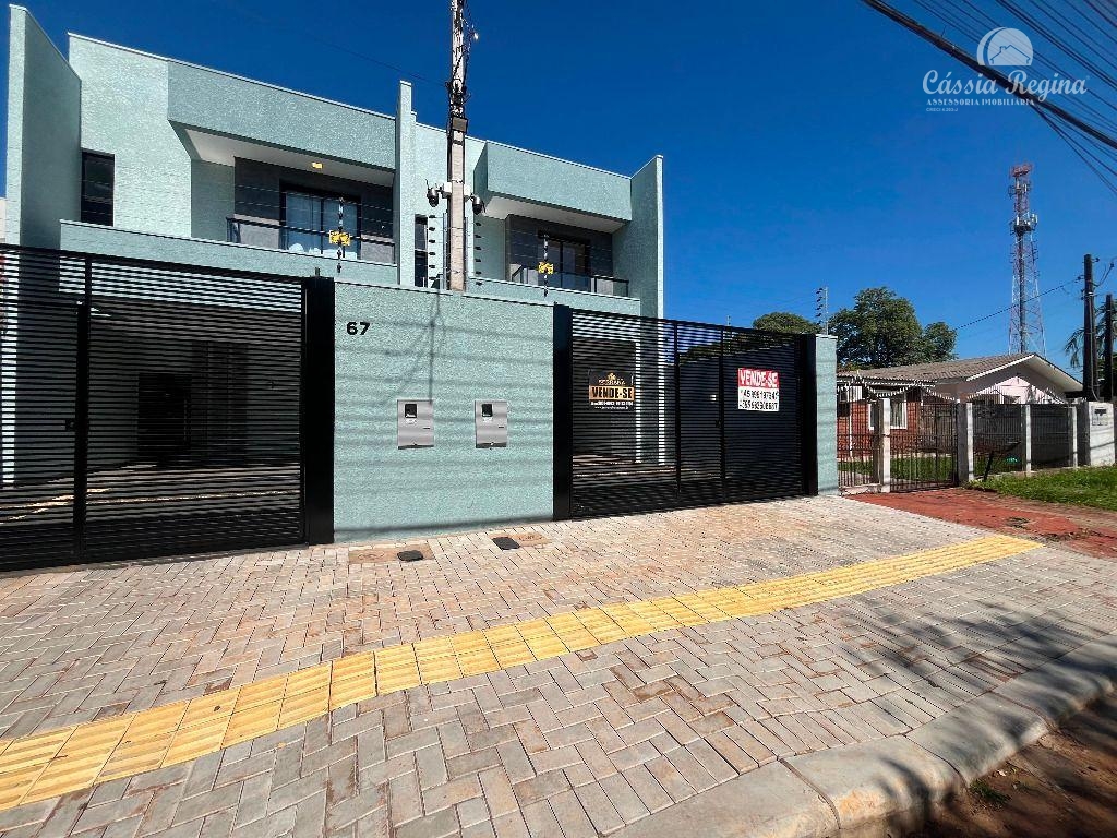 Sobrado com 03 dormitórios, sendo 01 suíte master no Jardim Amazonas, Região do Campos do Iguaçu.