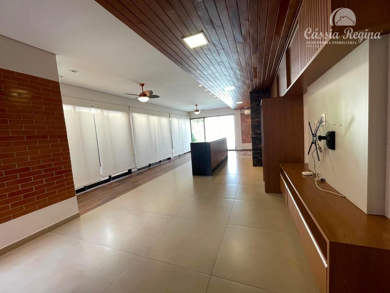 Casa no Condomínio Solar das Palmeiras. Região da Itaipu.
