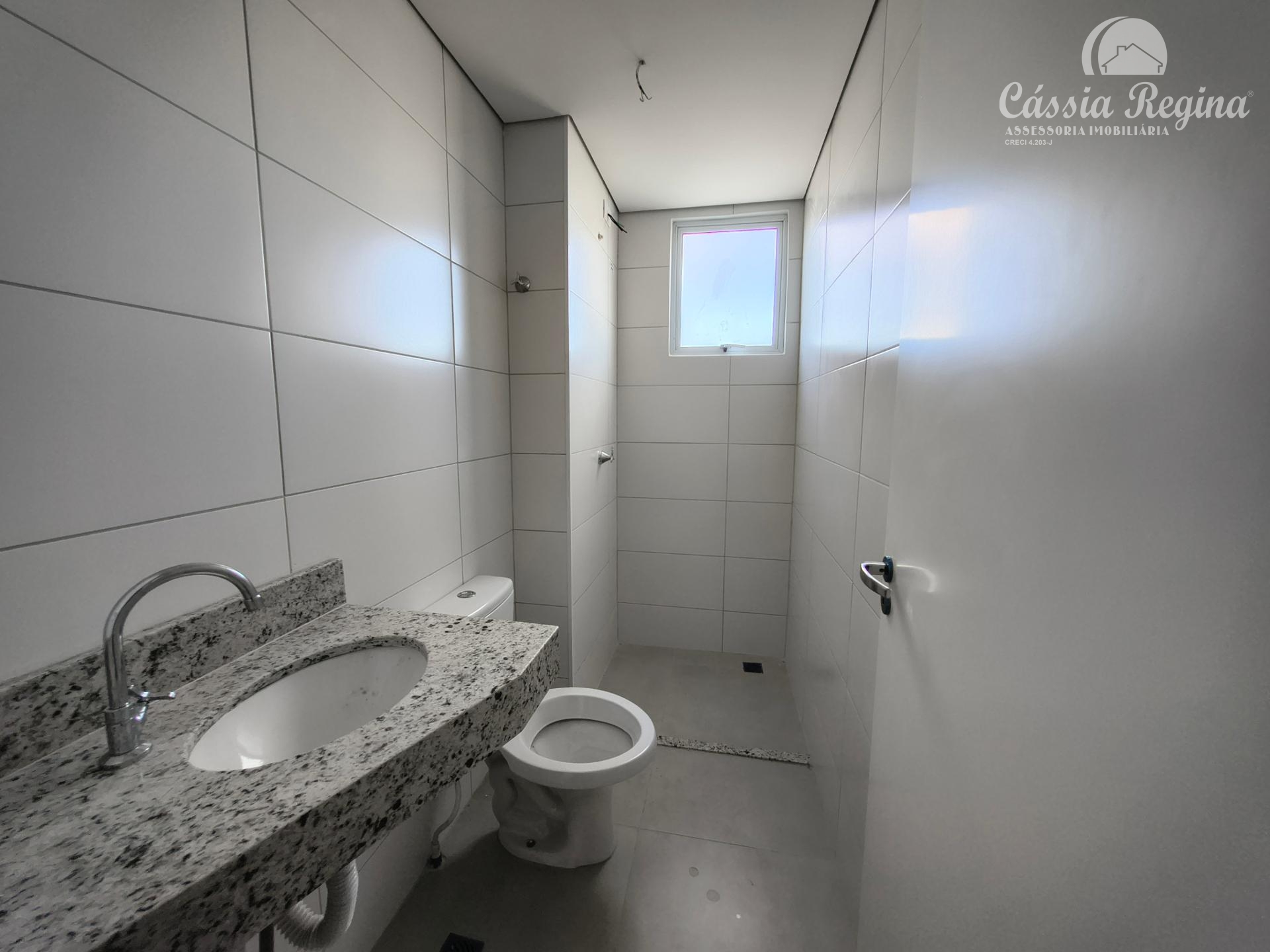 Apartamento à venda, 02 quartos sendo 01 suite, Condomínio Royal Legacy, Foz do Iguaçu - PR