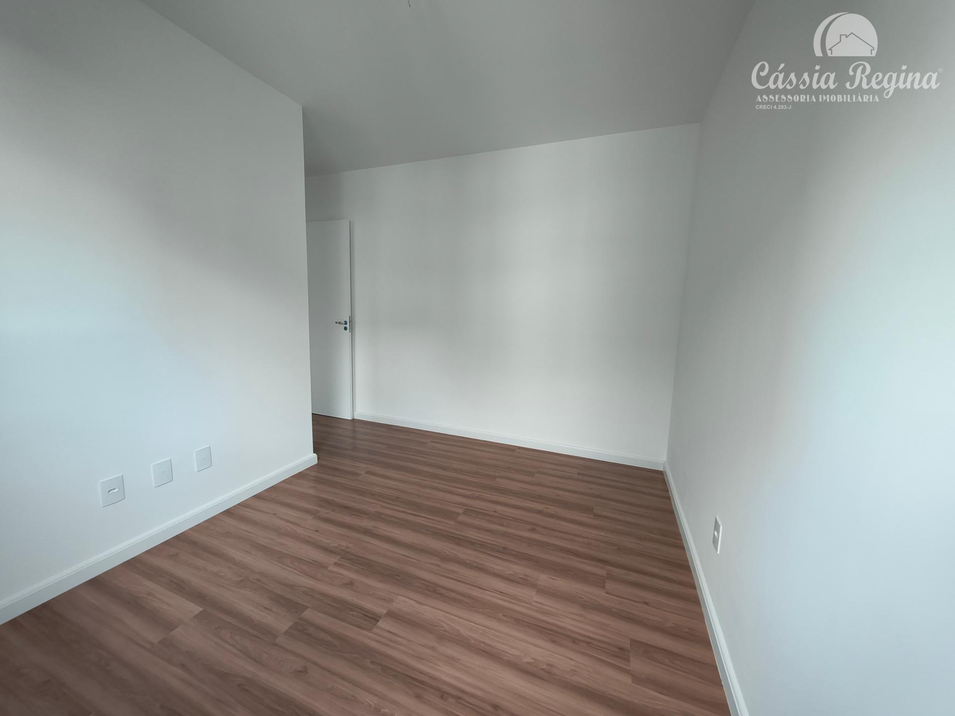 Apartamento à venda, Condomínio Royal Legacy em Foz do Iguaçu - PR.