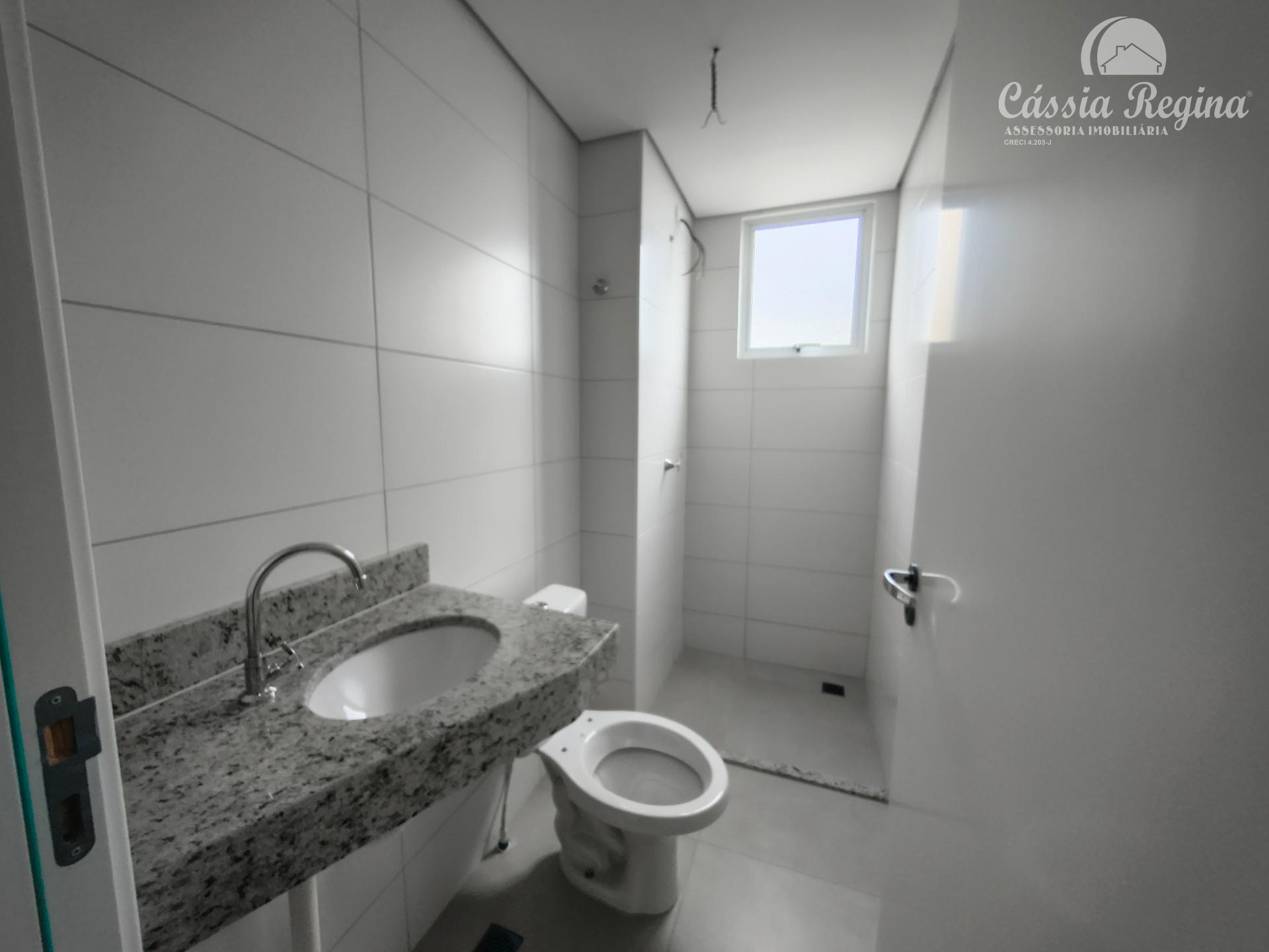 Apartamento à venda, Condomínio Royal Legacy em Foz do Iguaçu - PR.