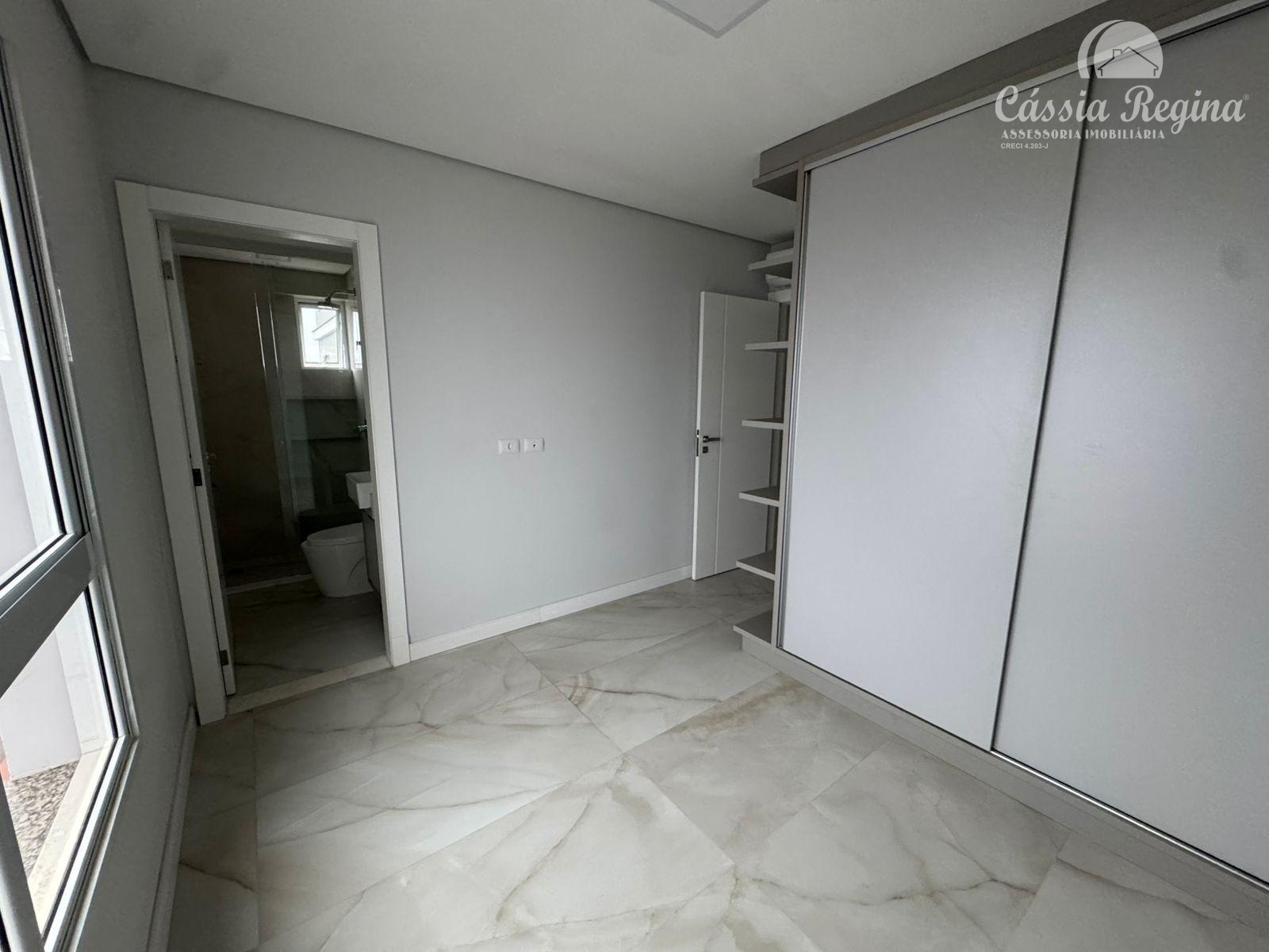Apartamento para locação, com 3 quartos, sendo 1 suite, no centro em Foz do Iguaçu.