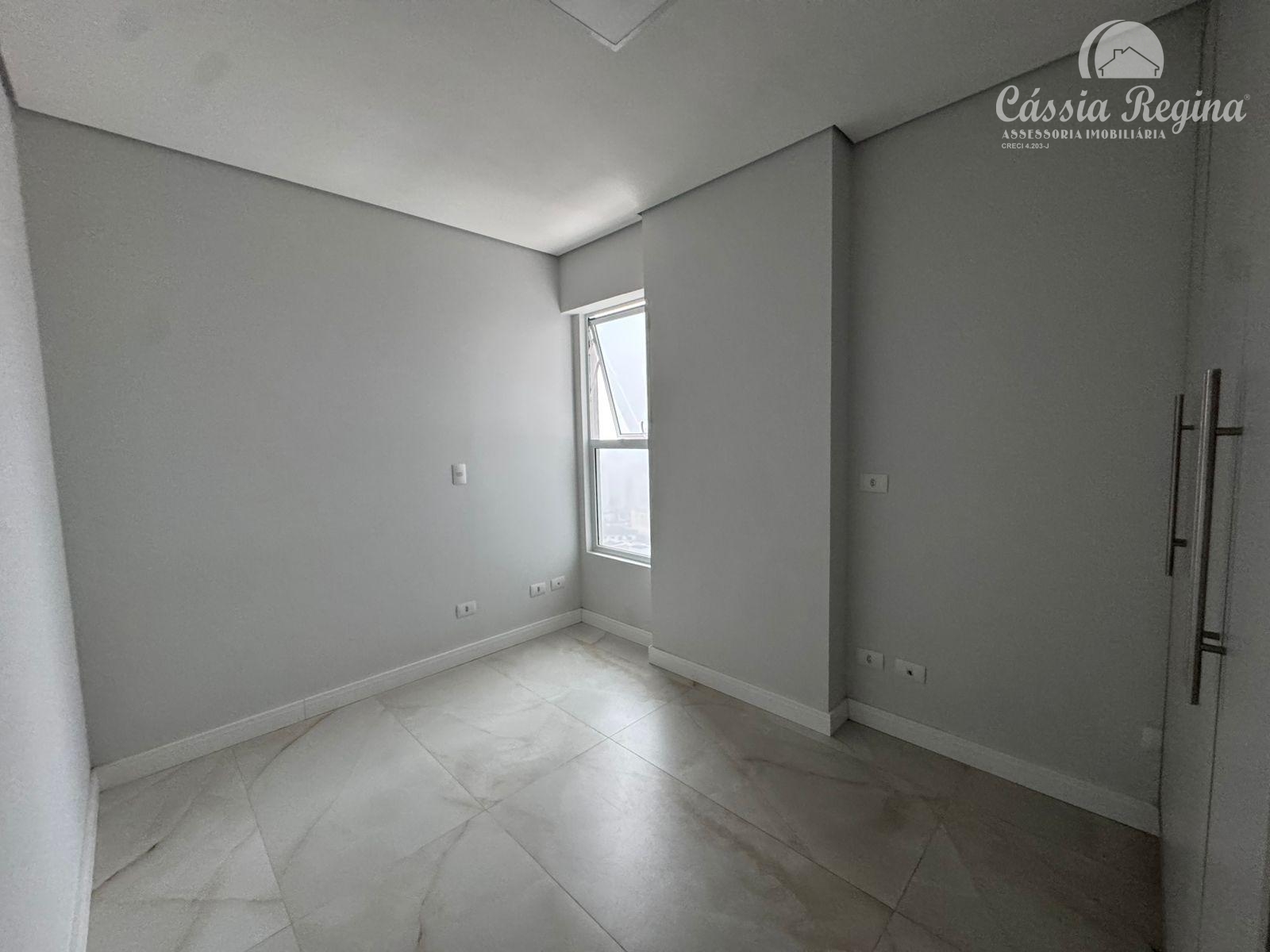 Apartamento para locação, com 3 quartos, sendo 1 suite, no centro em Foz do Iguaçu.
