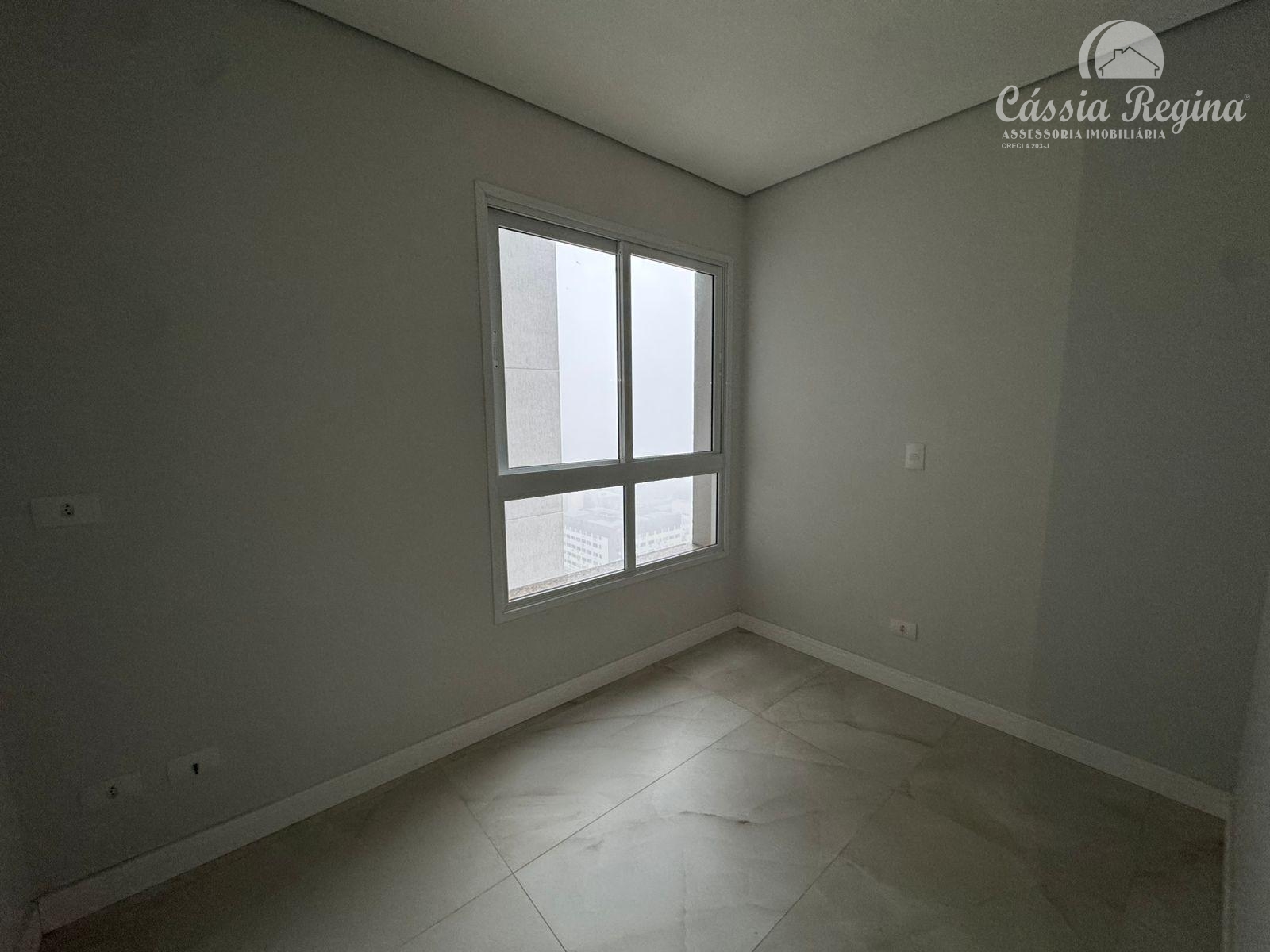Apartamento para locação, com 3 quartos, sendo 1 suite, no centro em Foz do Iguaçu.