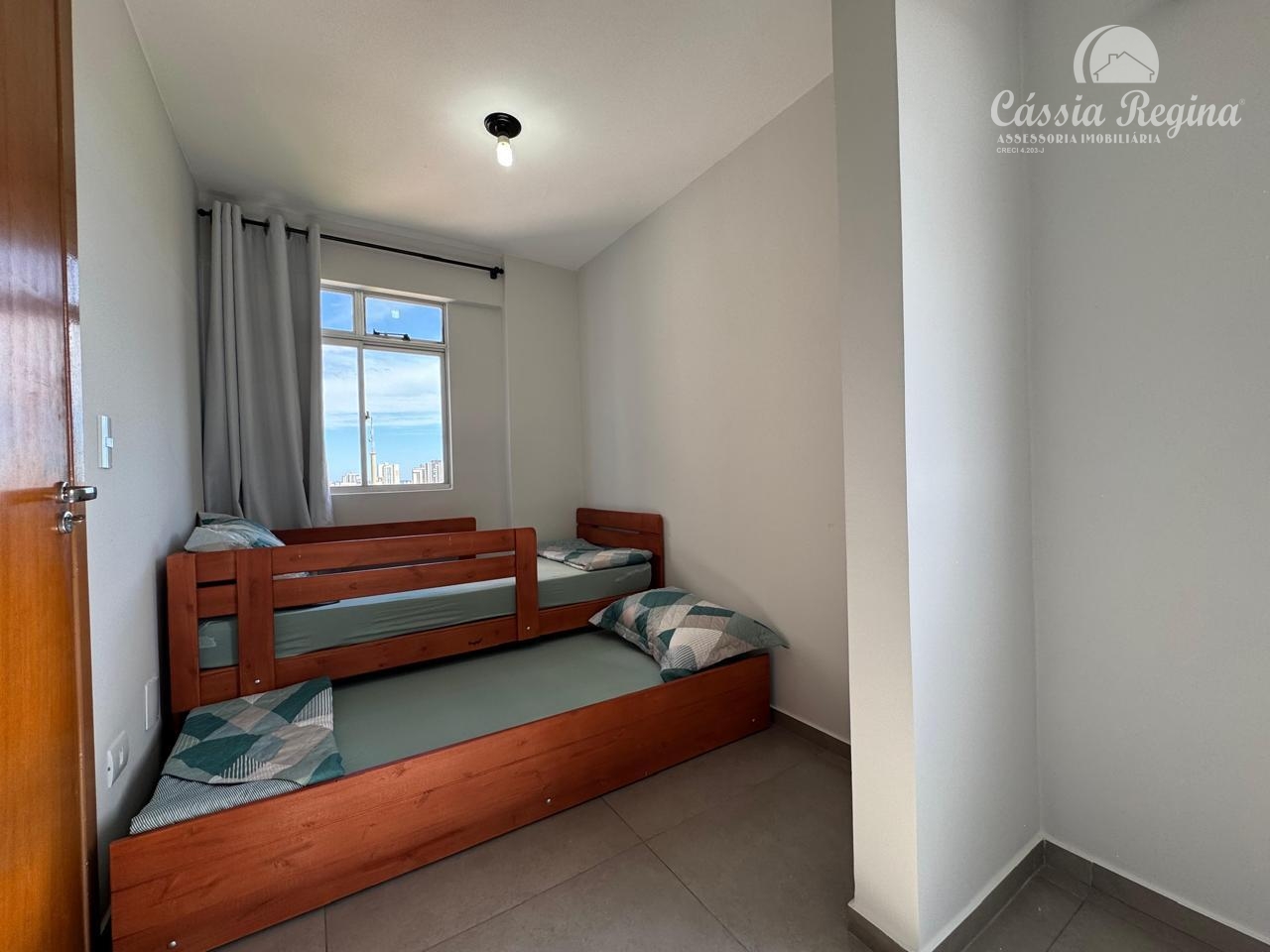Apartamento com 02 dormitórios - Edifício Cheverny