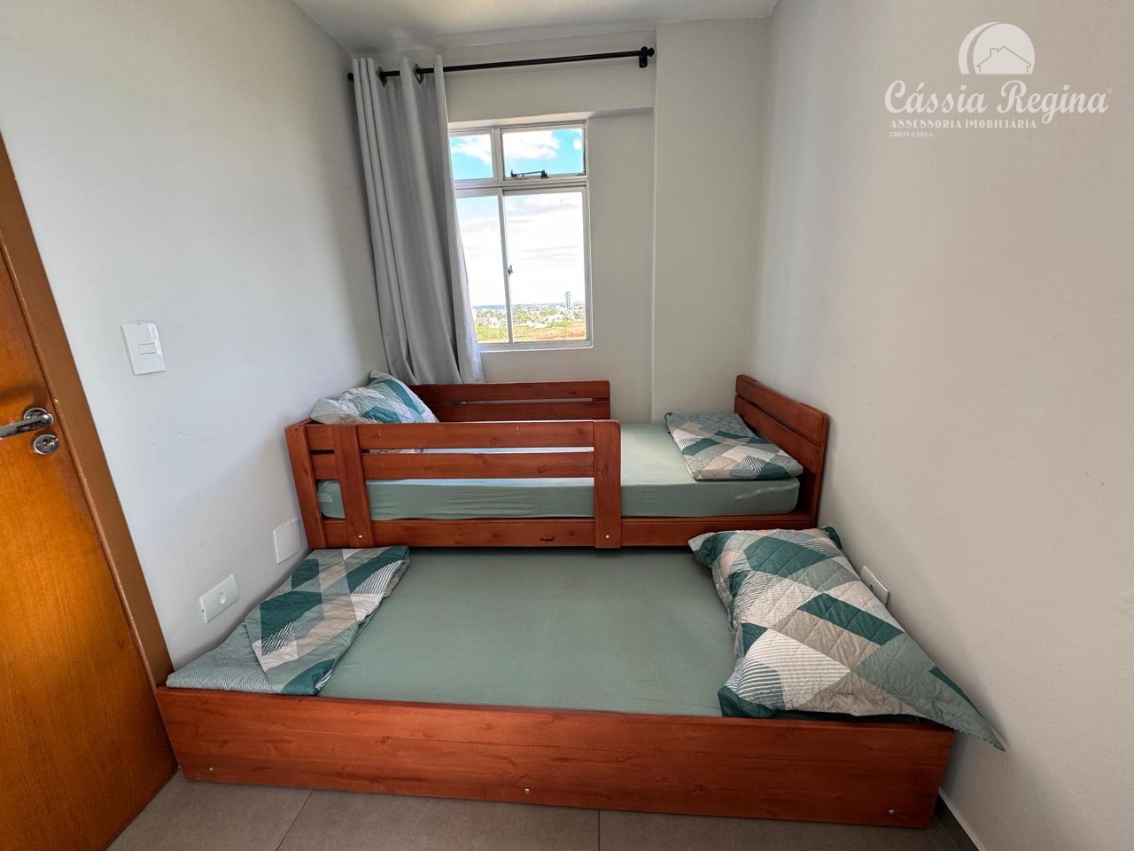 Apartamento com 02 dormitórios - Edifício Cheverny