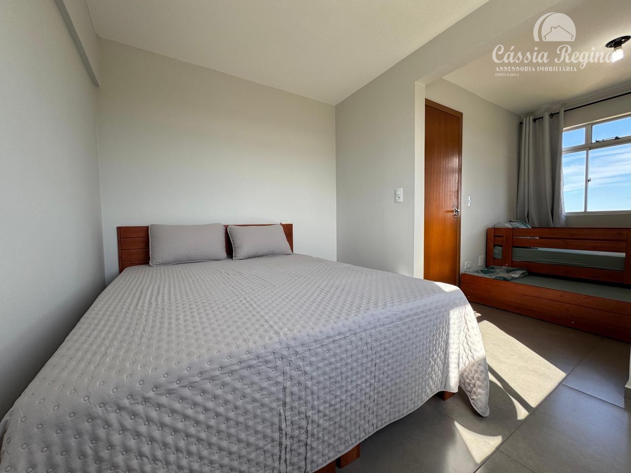 Apartamento com 02 dormitórios - Edifício Cheverny
