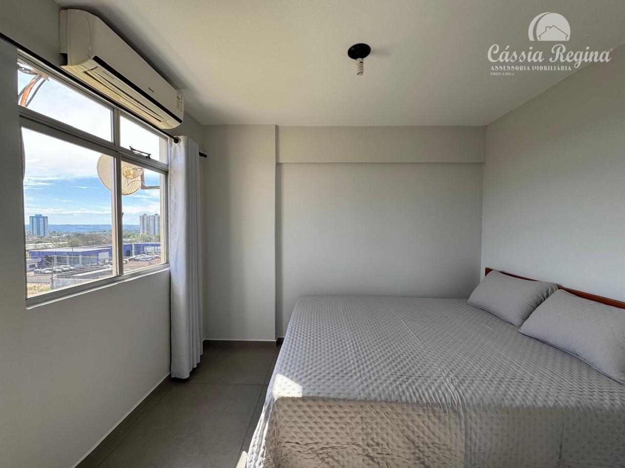 Apartamento com 02 dormitórios - Edifício Cheverny