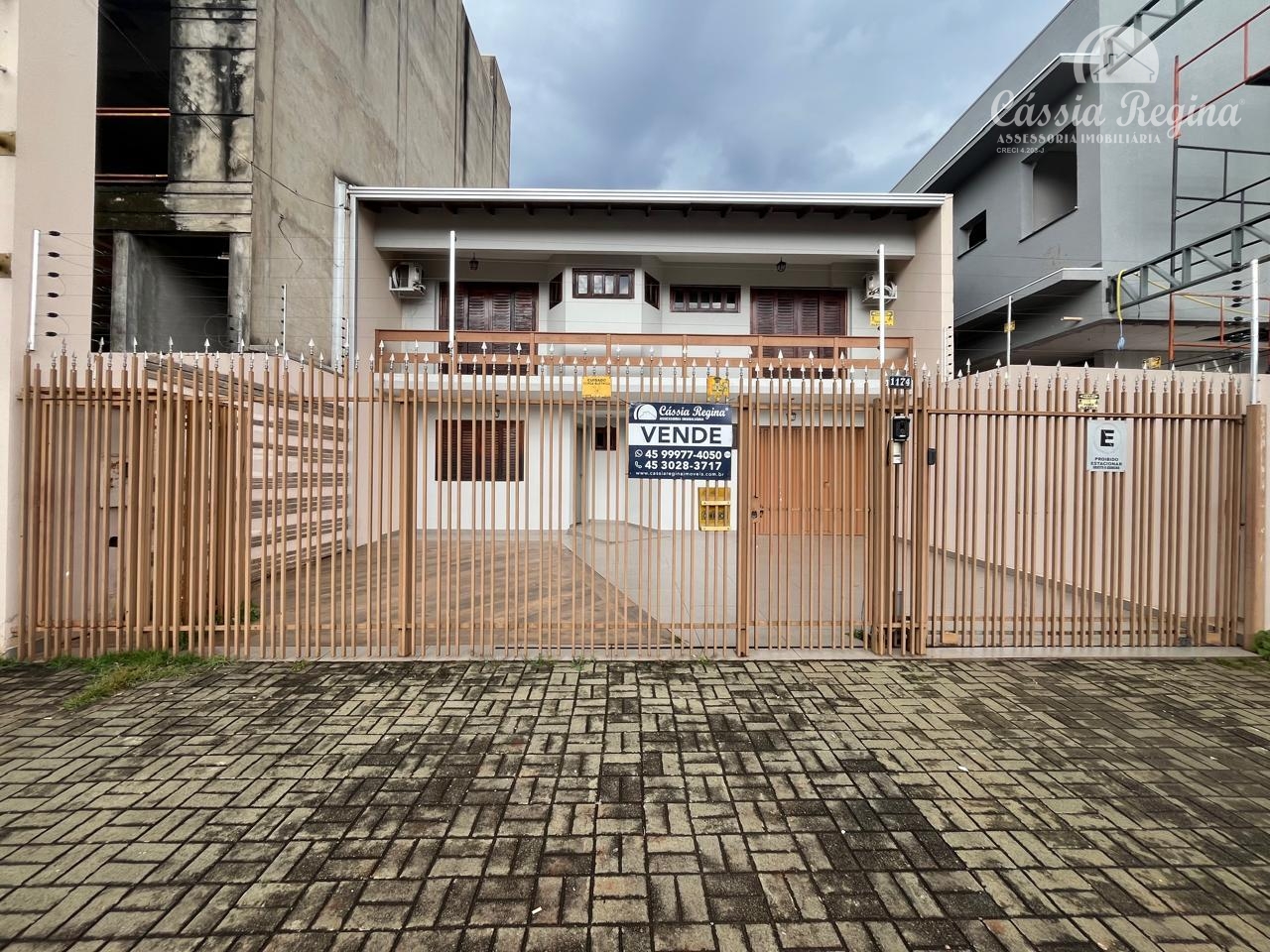 Sobrado Exclusivo no Centro de Foz do Iguaçu - Alto Padrão - Residencial ou C...