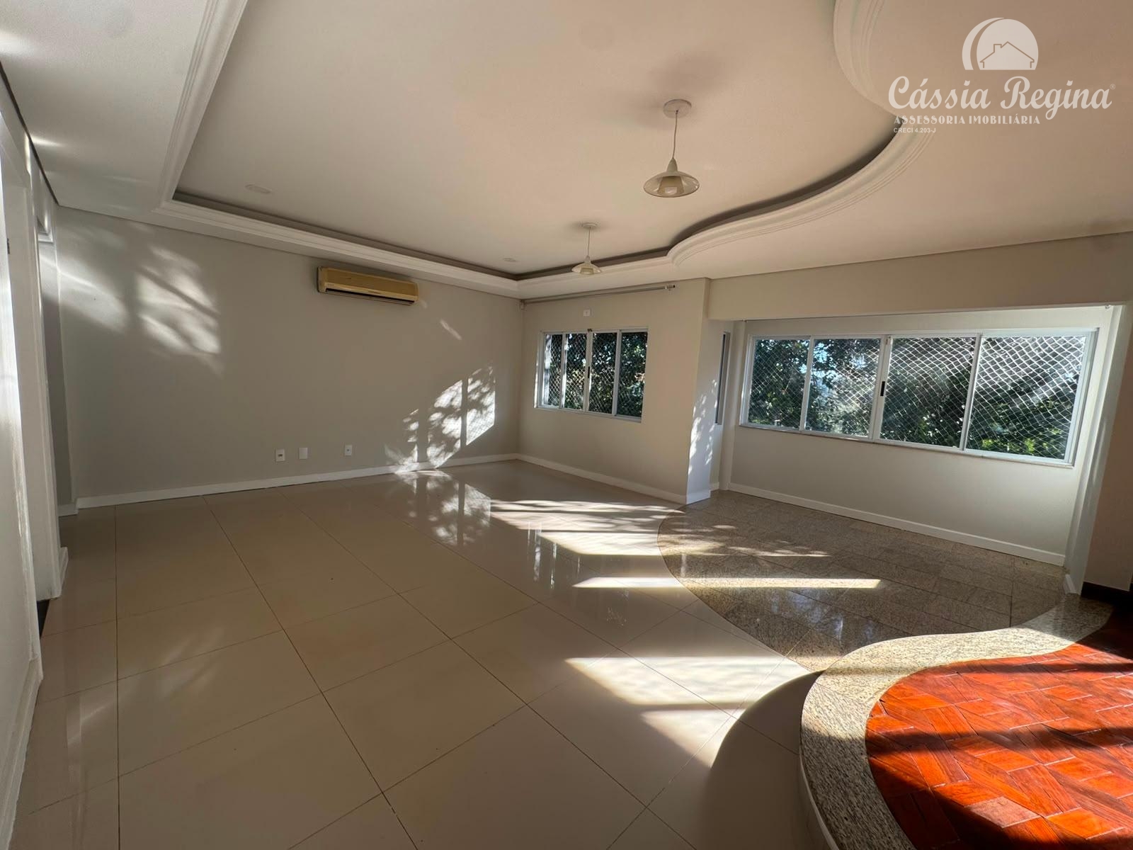 Sobrado com 3 suites para locação, Centro, FOZ DO IGUACU - PR