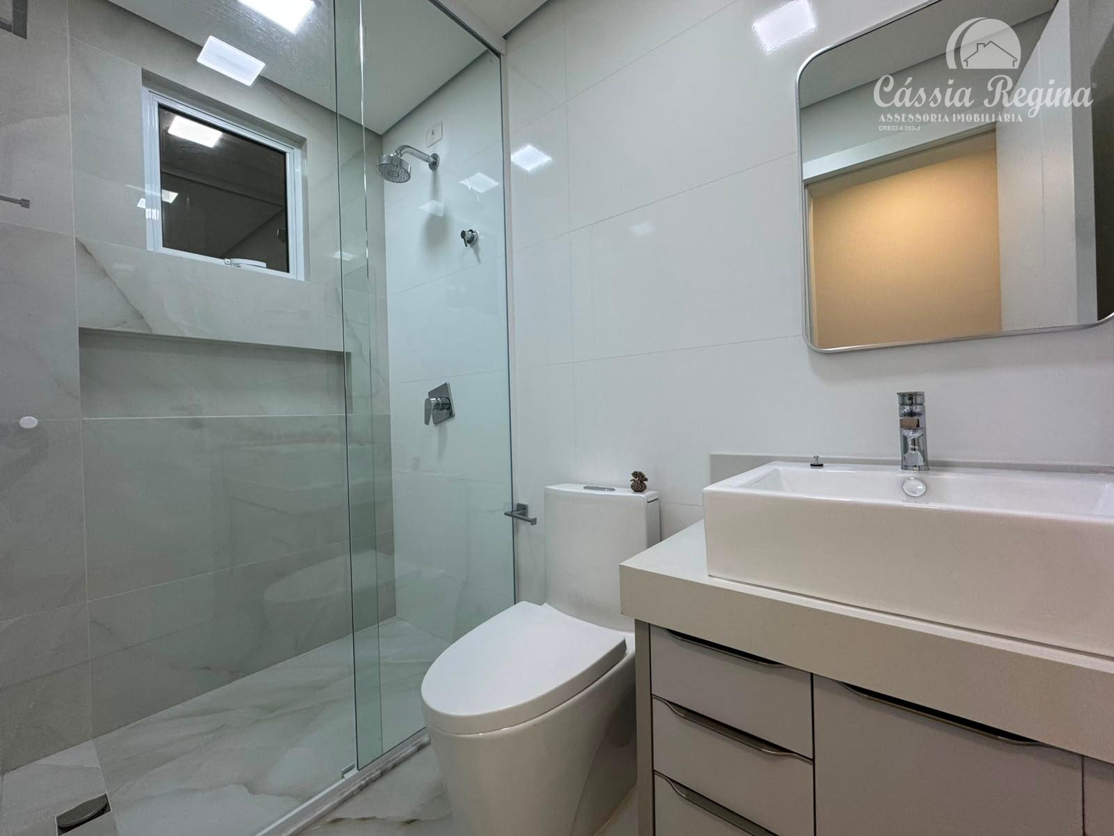Apartamento para locação, com 3 quartos sendo 1 suíte no Elegance Tower