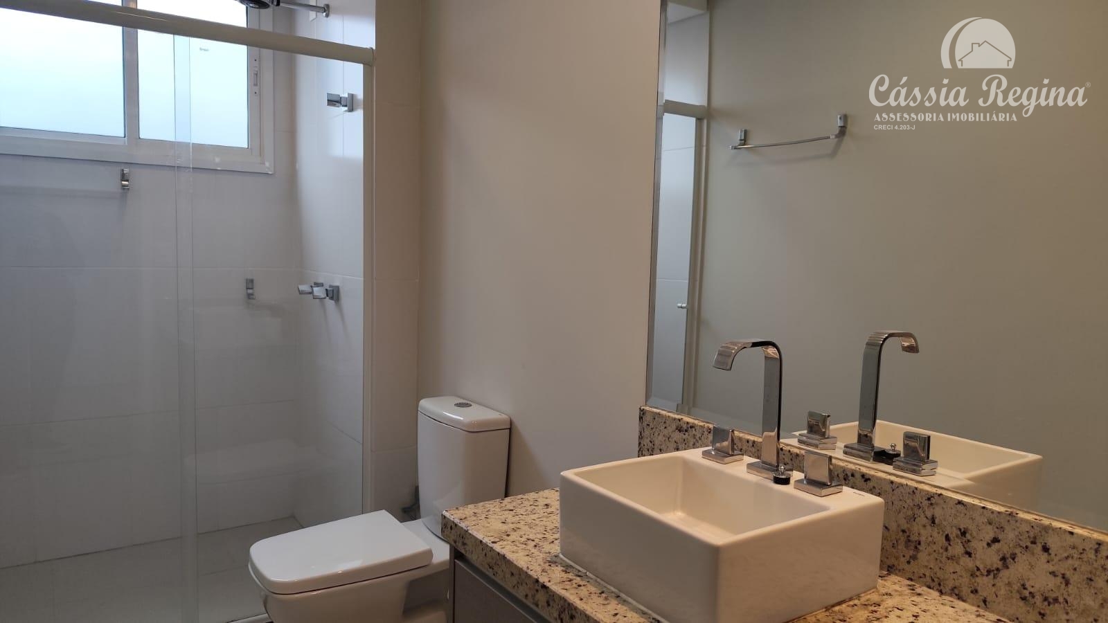 Apartamento à venda, 03 dormitórios no Edifício Esmeralda, Centro, FOZ DO IGUACU - PR