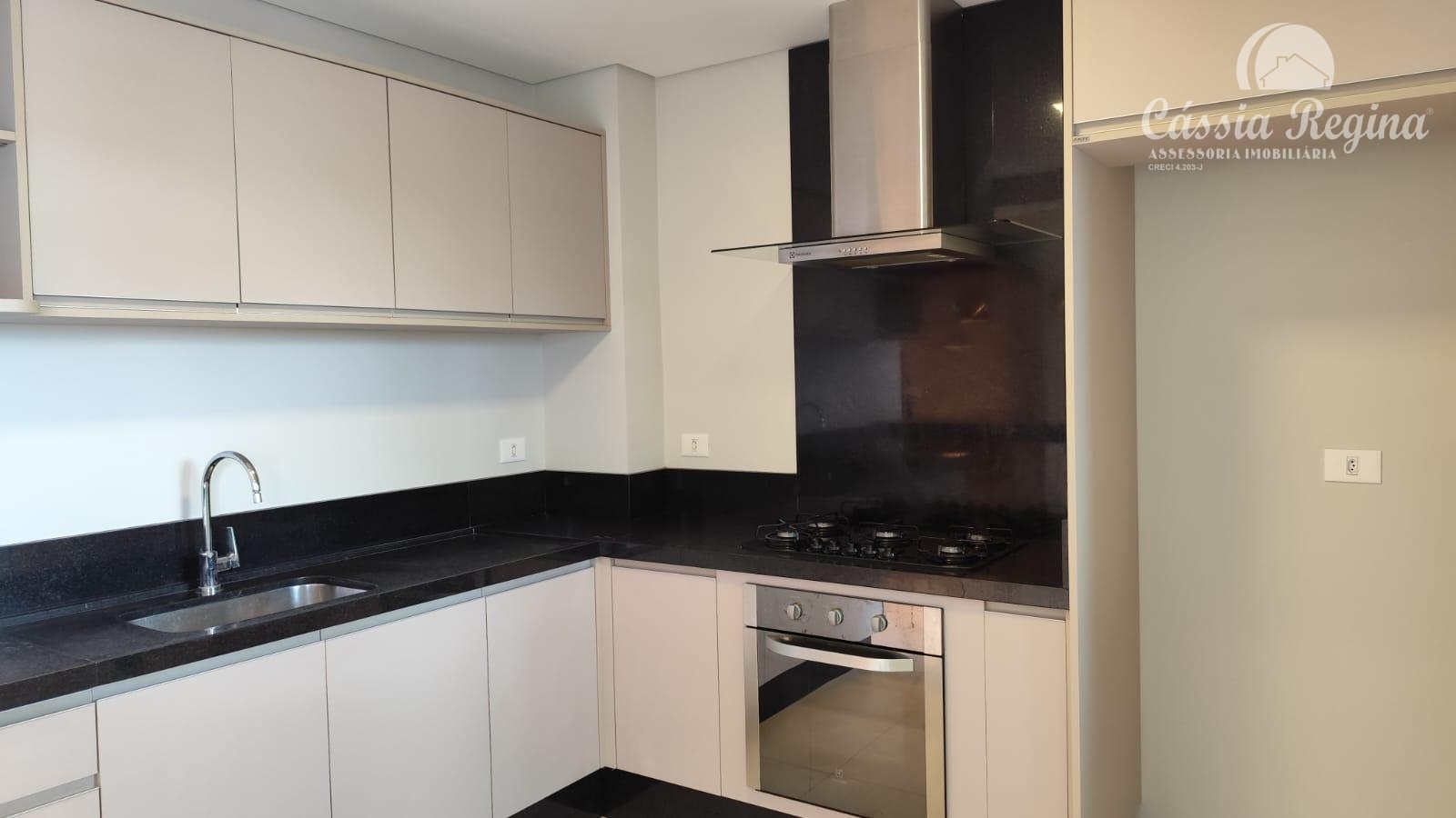 Apartamento à venda, 03 dormitórios no Edifício Esmeralda, Centro, FOZ DO IGUACU - PR