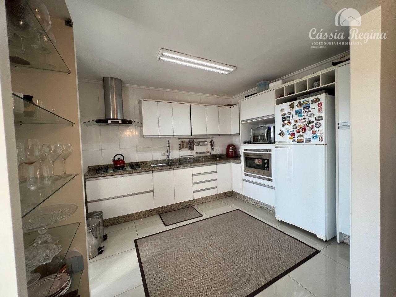 Apartamento com 02 dormitórios, sendo 01 suíte no Edifício Missões, Foz do Iguaçu