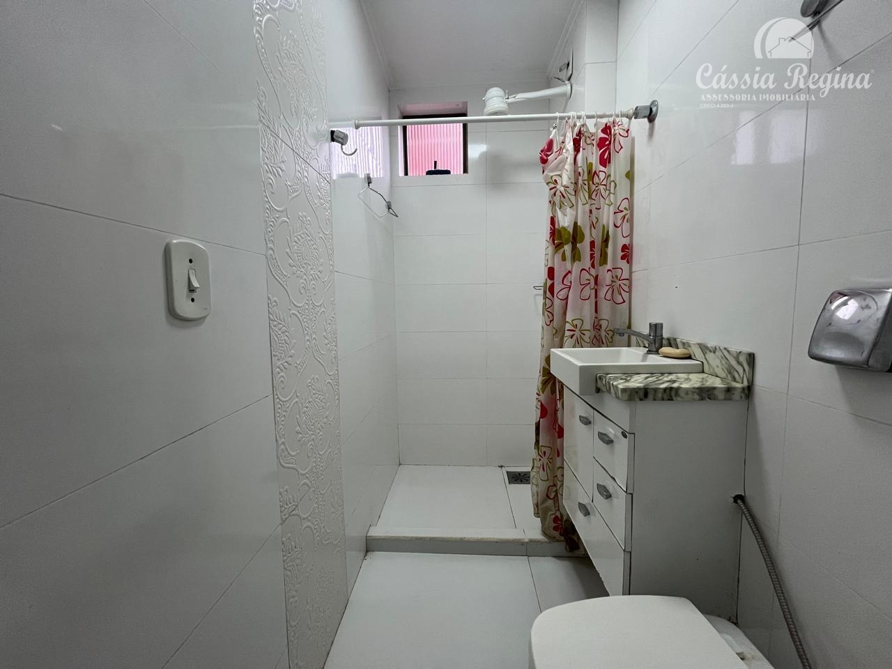 Apartamento com 03 dormitórios, sendo 02 suíte no Edifício Monte Carlo  Região Central