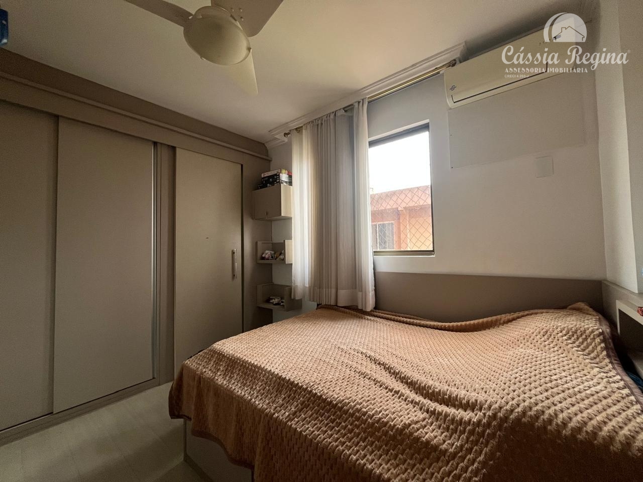 Apartamento com 03 dormitórios, sendo 02 suíte no Edifício Monte Carlo  Região Central